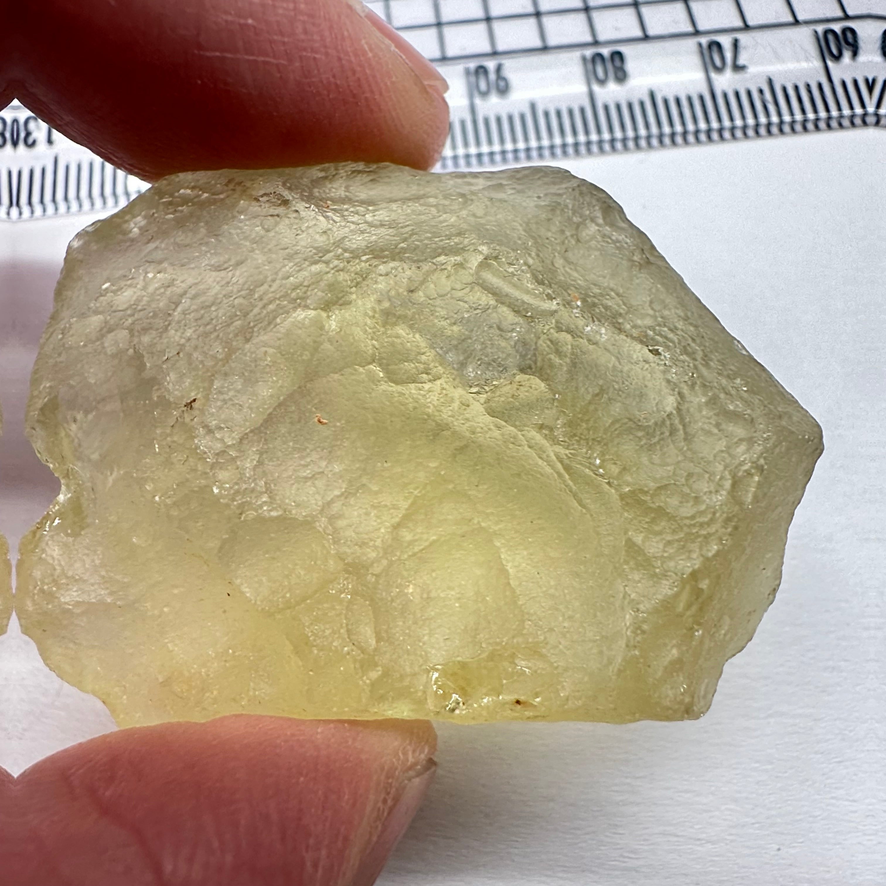 Libyan Desert Glass, 30.50gm, faceting grade, selected