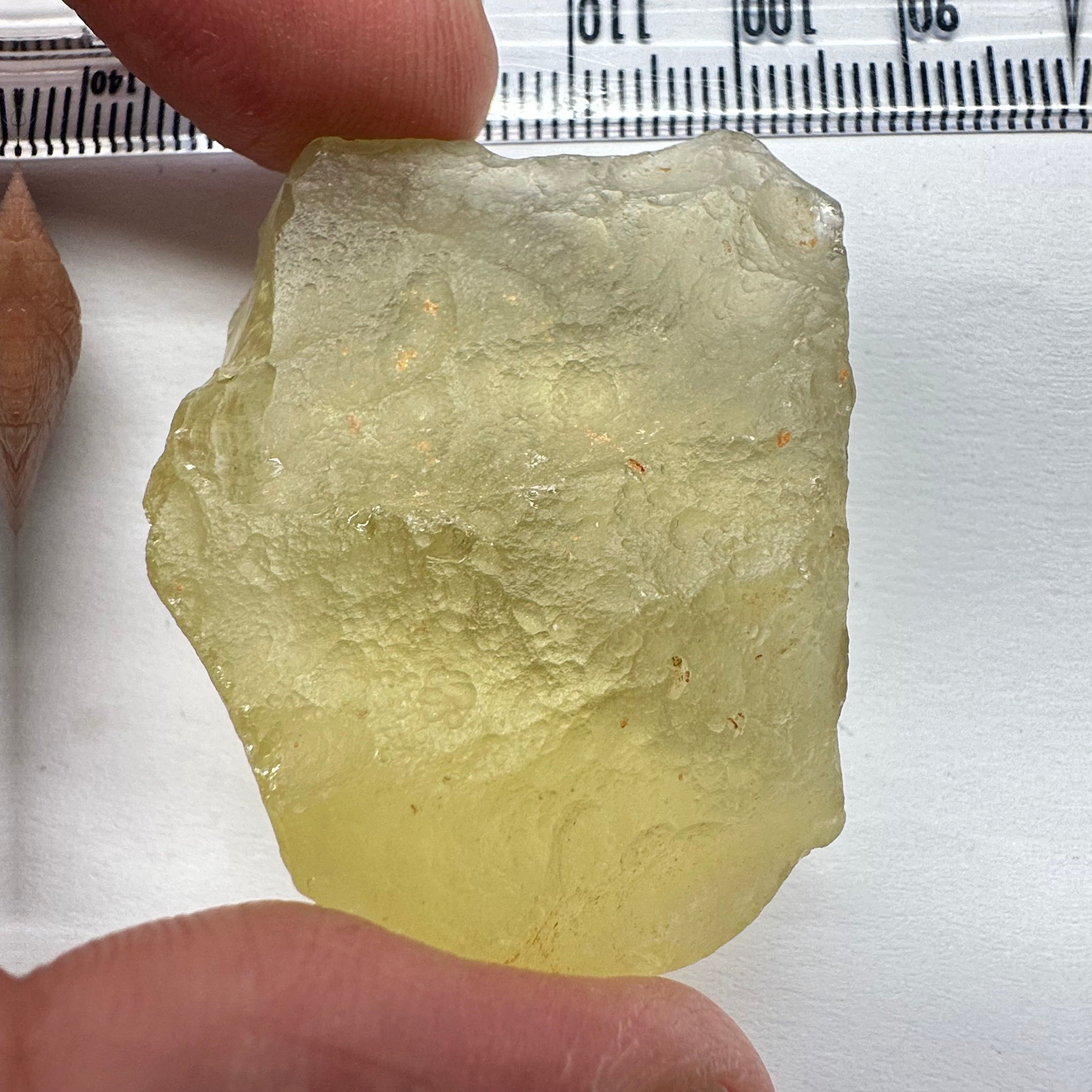 Libyan Desert Glass, 30.50gm, faceting grade, selected