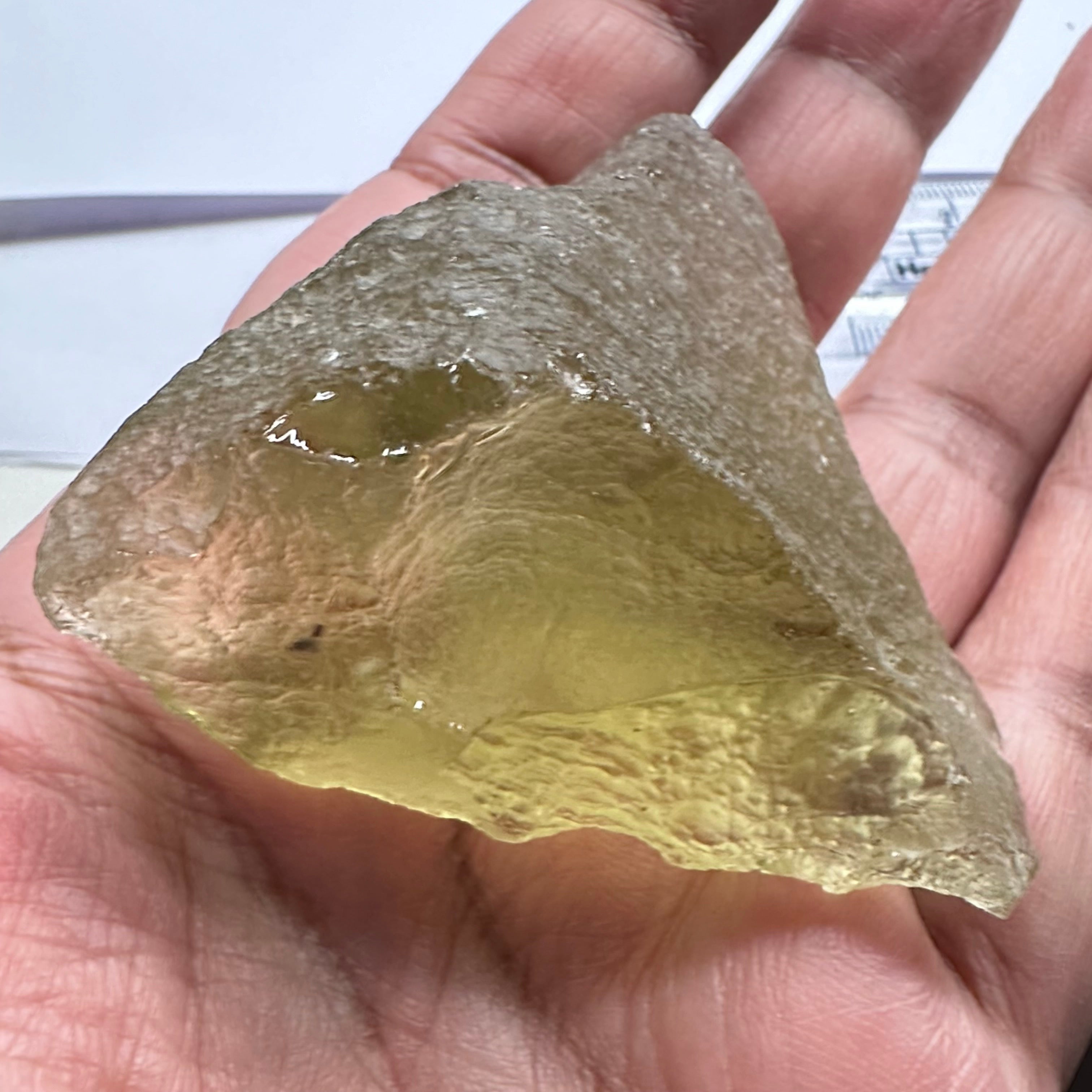 Libyan Desert Glass, 76.40gm, faceting grade, selected