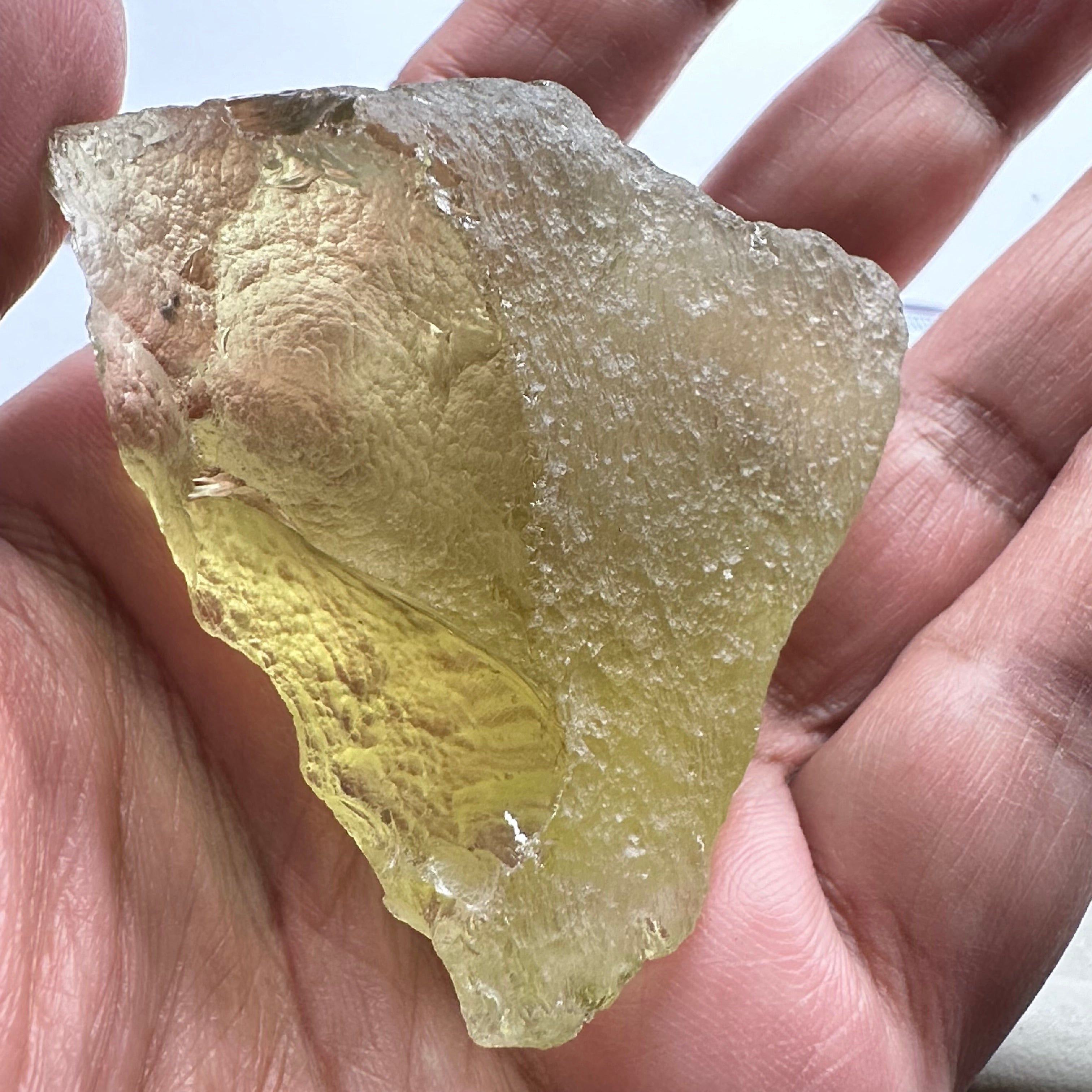 Libyan Desert Glass, 76.40gm, faceting grade, selected