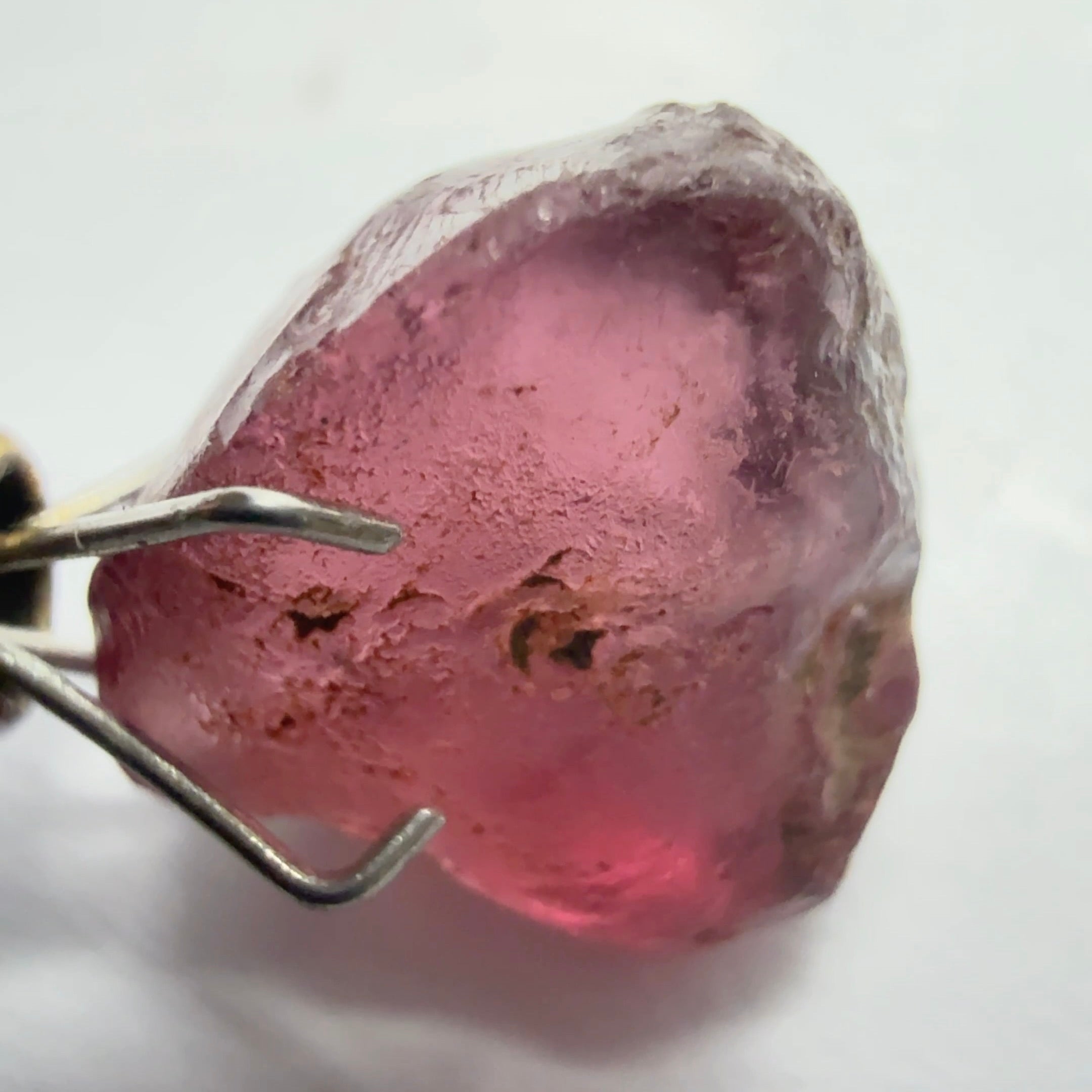 Rhodolite Garnet Colour Shifting, 4.84ct, Umba, Tanzania, Untreated Untreated. VVS