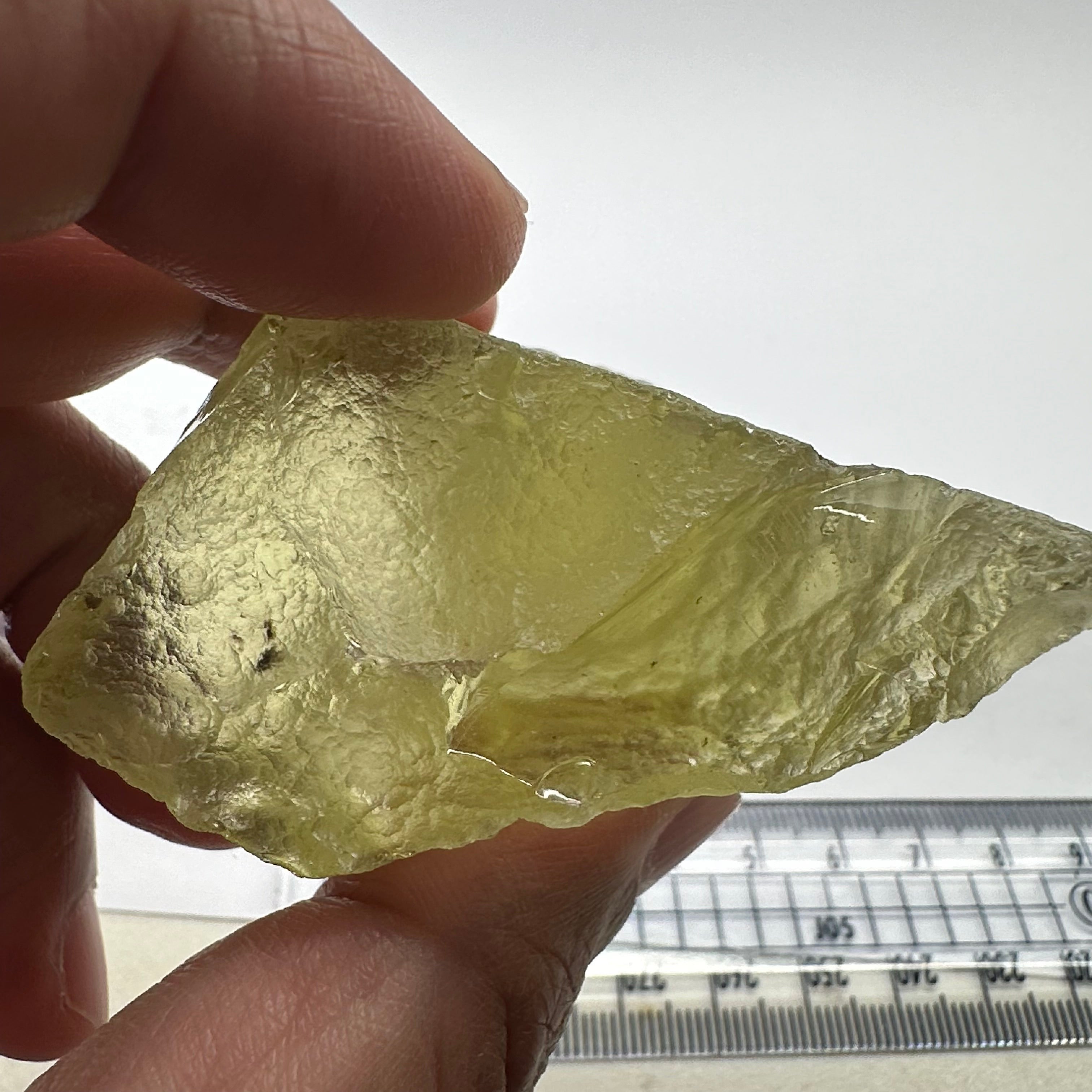 Libyan Desert Glass, 76.40gm, faceting grade, selected