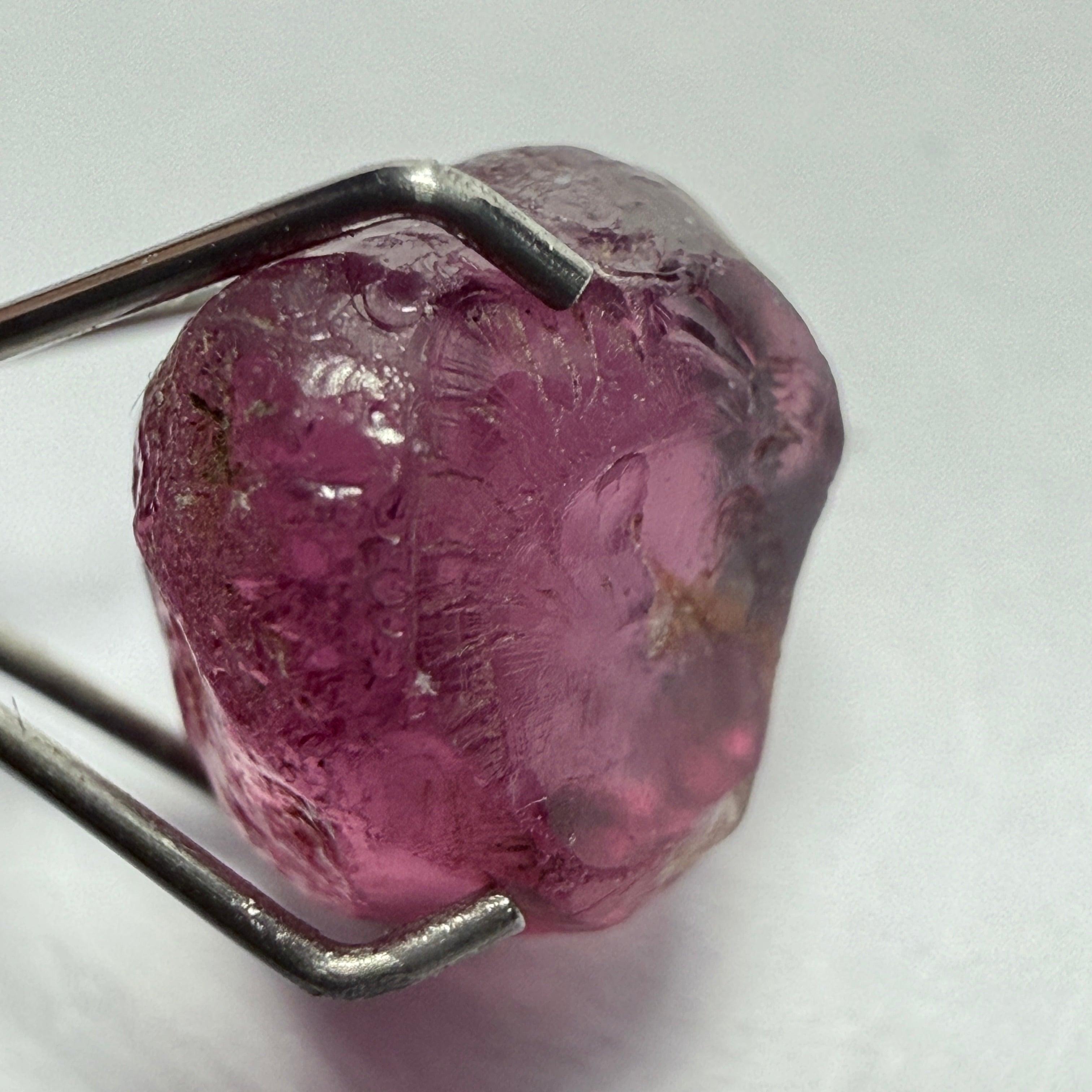 Rhodolite Garnet Colour Shifting, 3.71ct, Umba, Tanzania, Untreated Untreated. Few bubbles on the outside, rest vvs