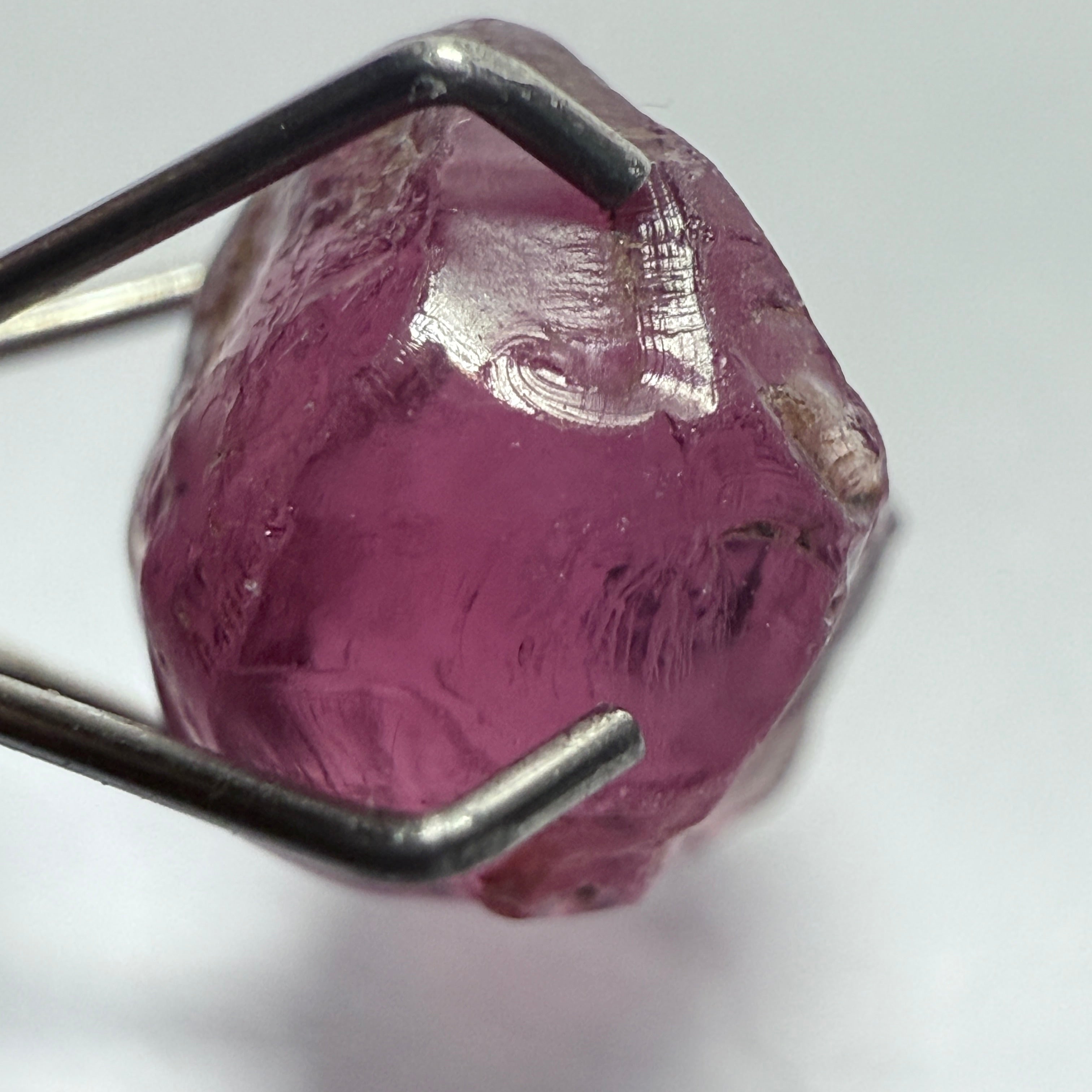 Rhodolite Garnet Colour Shifting, 3.71ct, Umba, Tanzania, Untreated Untreated. Few bubbles on the outside, rest vvs