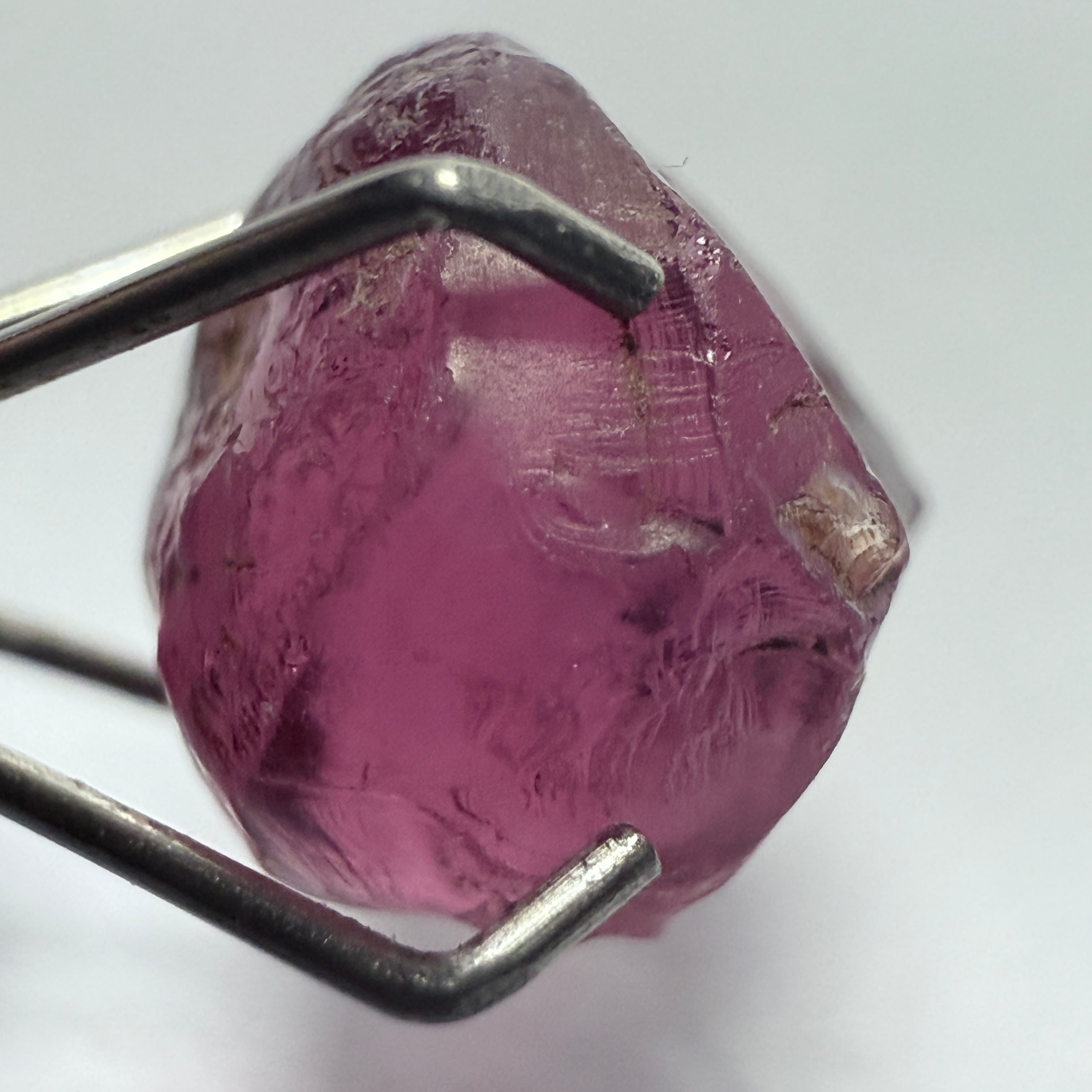 Rhodolite Garnet Colour Shifting, 3.71ct, Umba, Tanzania, Untreated Untreated. Few bubbles on the outside, rest vvs