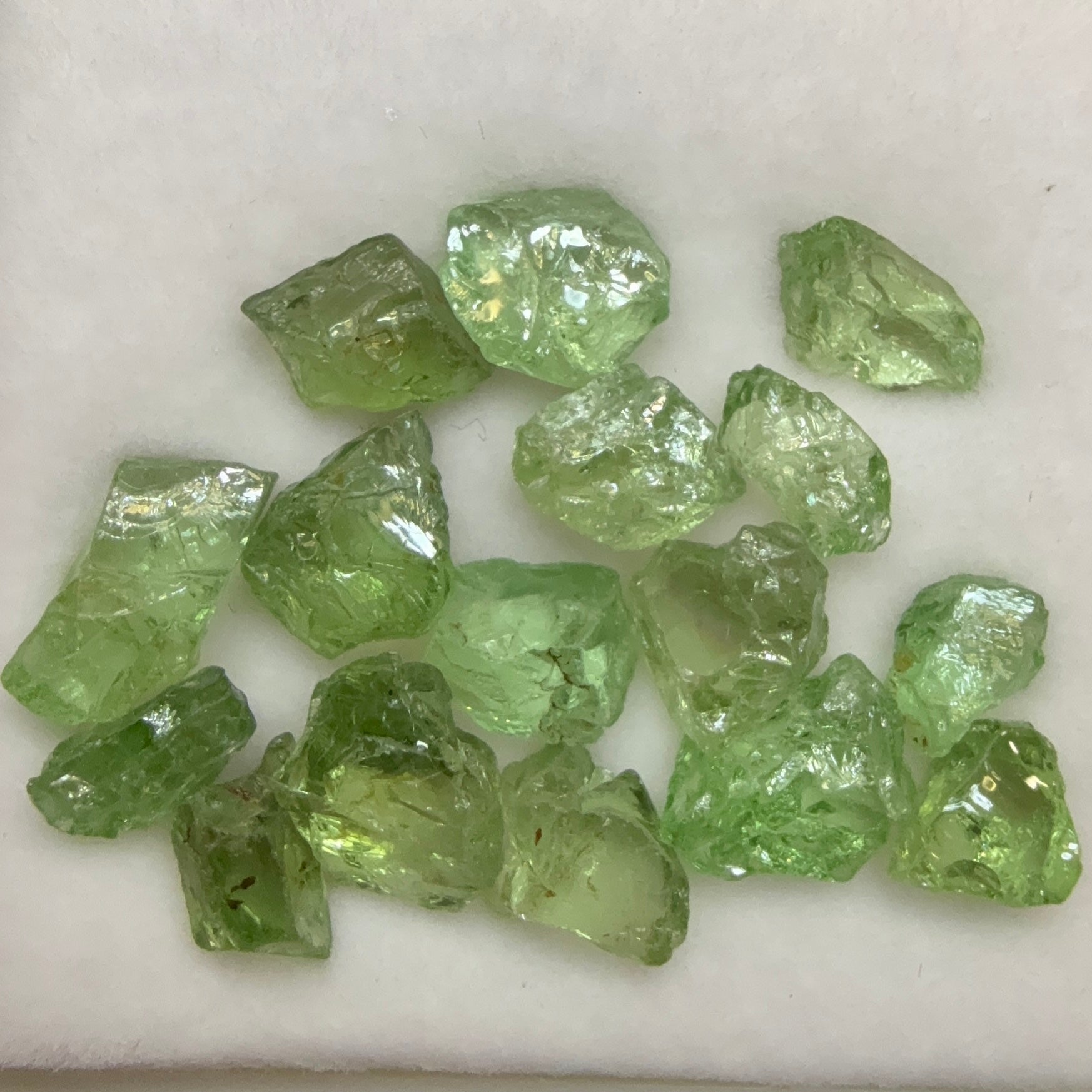 Tsavorite Rough Melee size, 14.57ct, 0.32ct - 1.39ct, Untreated, Unheated