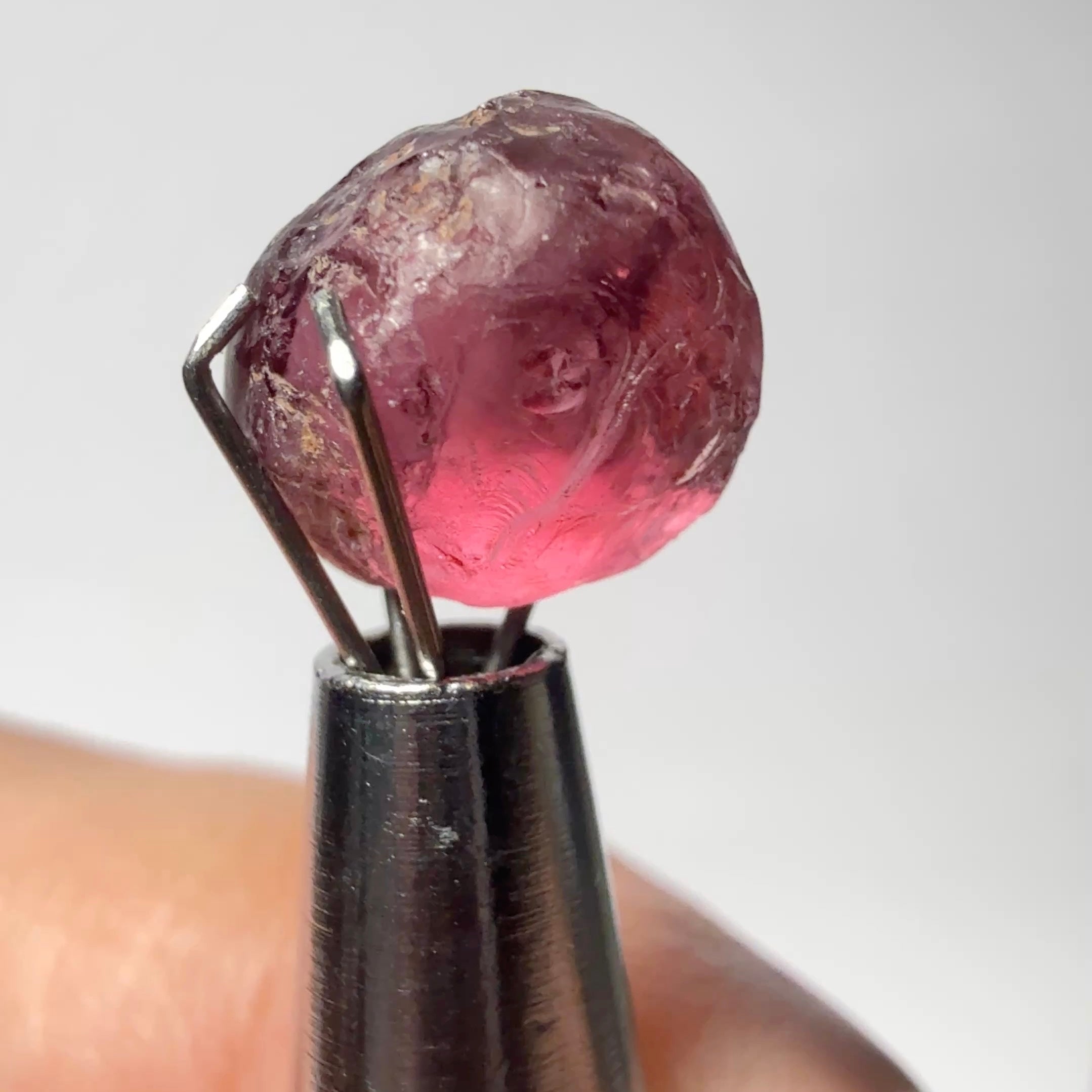 Rhodolite Garnet Colour Shifting, 4.85ct, Umba, Tanzania, Untreated Untreated. Few bubbles on the outside skin, rest vvs