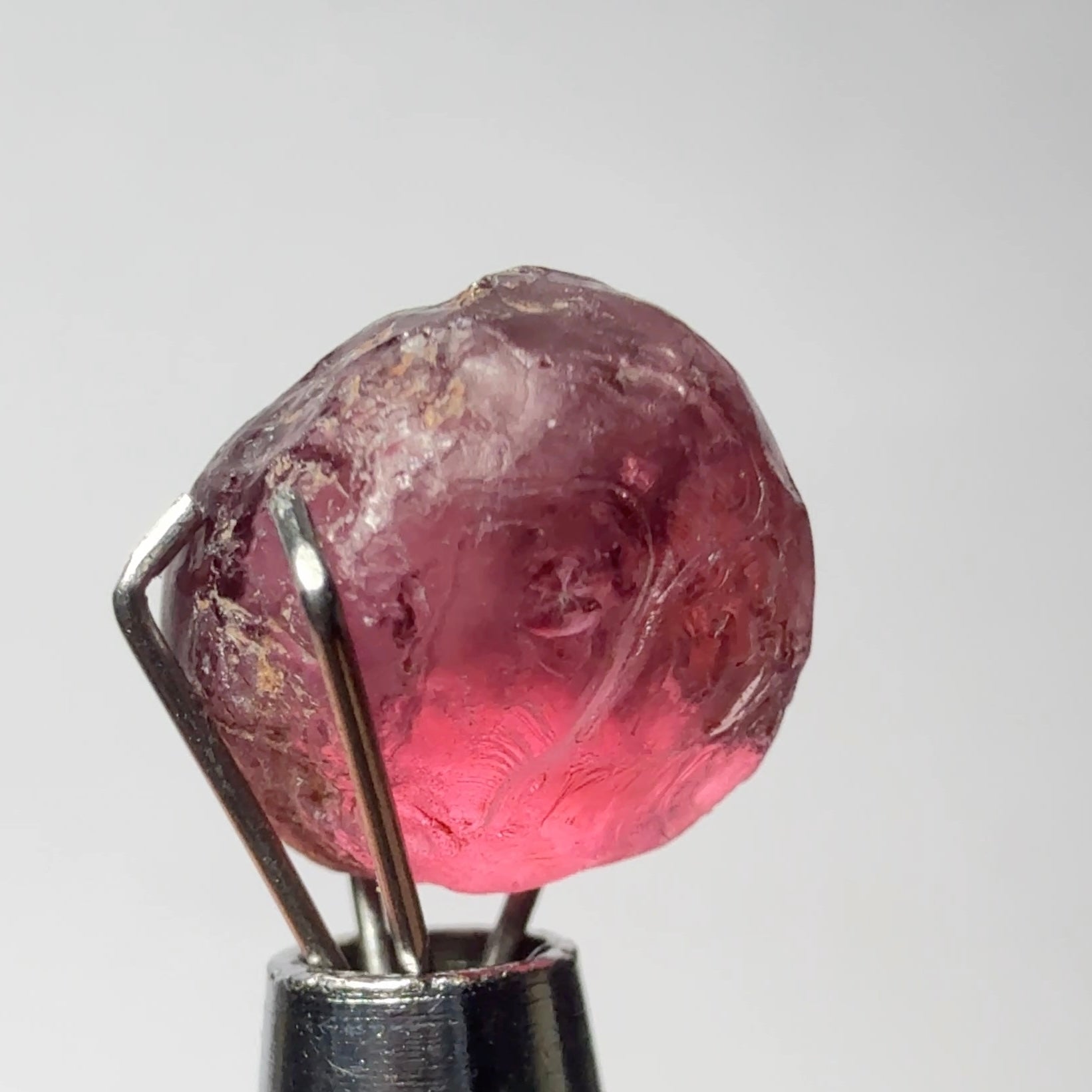 Rhodolite Garnet Colour Shifting, 4.85ct, Umba, Tanzania, Untreated Untreated. Few bubbles on the outside skin, rest vvs