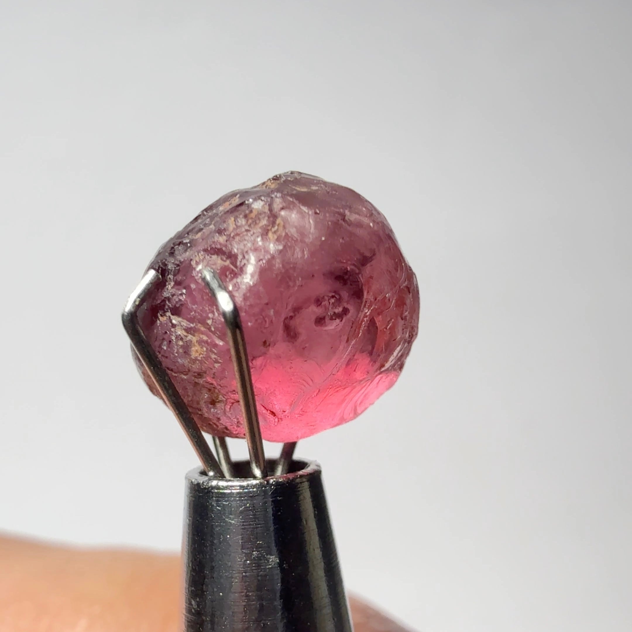 Rhodolite Garnet Colour Shifting, 4.85ct, Umba, Tanzania, Untreated Untreated. Few bubbles on the outside skin, rest vvs