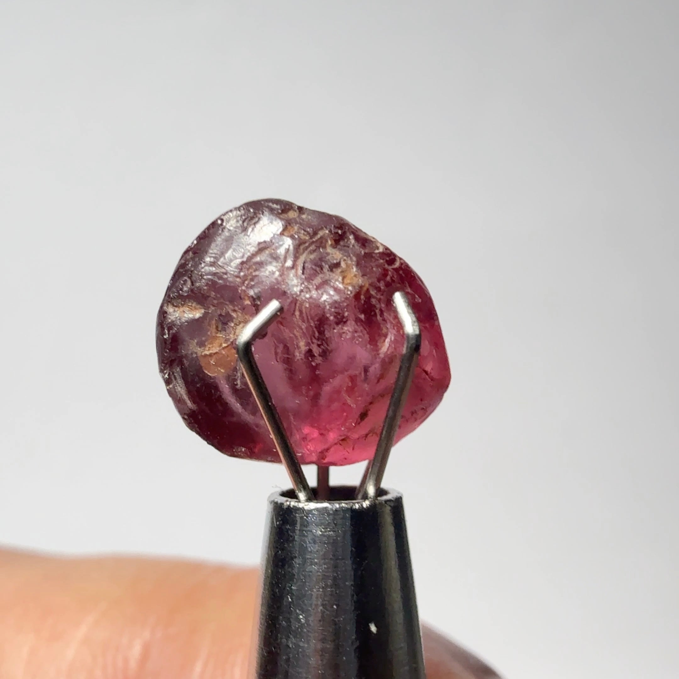 Rhodolite Garnet Colour Shifting, 4.85ct, Umba, Tanzania, Untreated Untreated. Few bubbles on the outside skin, rest vvs