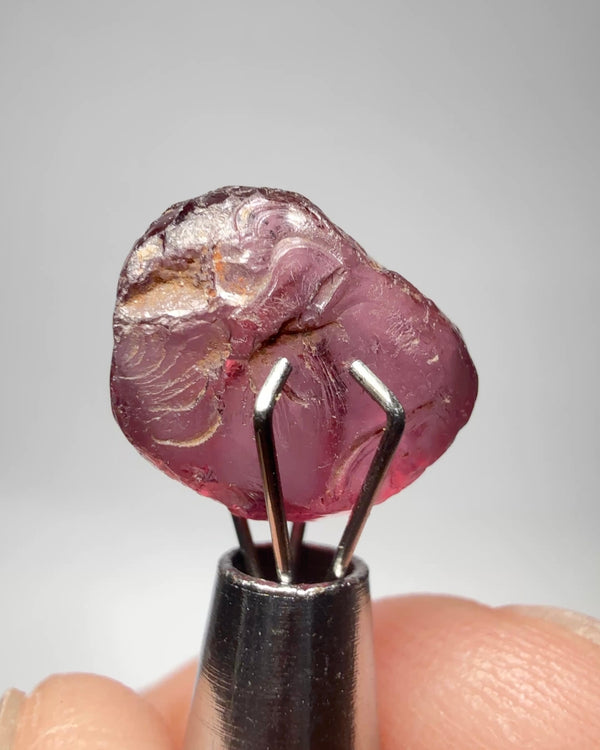 Rhodolite Garnet Colour Shifting, 6.56ct, Umba, Tanzania, Untreated Untreated. Few bubbles on outside, rest vvs with very slight silk, flattish shape see pics