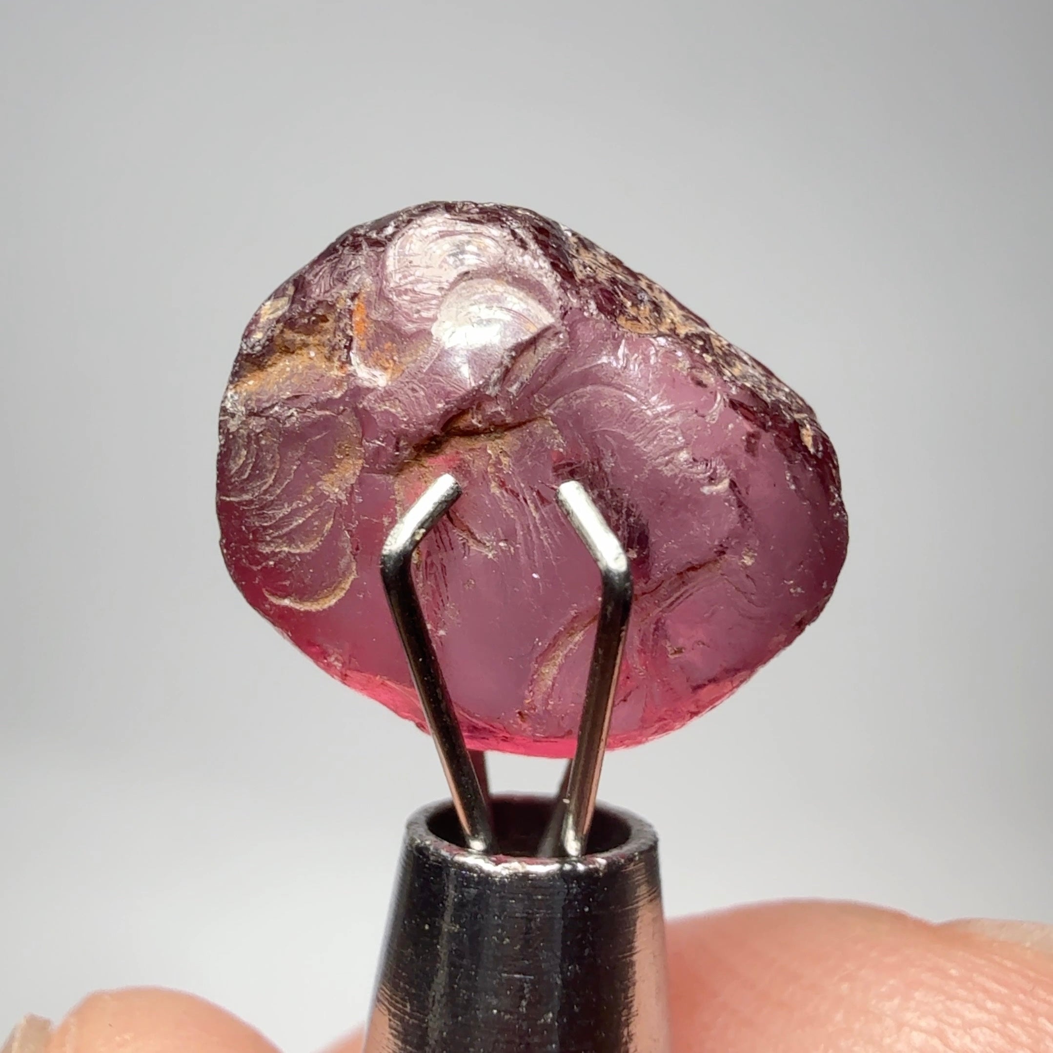 Rhodolite Garnet Colour Shifting, 6.56ct, Umba, Tanzania, Untreated Untreated. Few bubbles on outside, rest vvs with very slight silk, flattish shape see pics