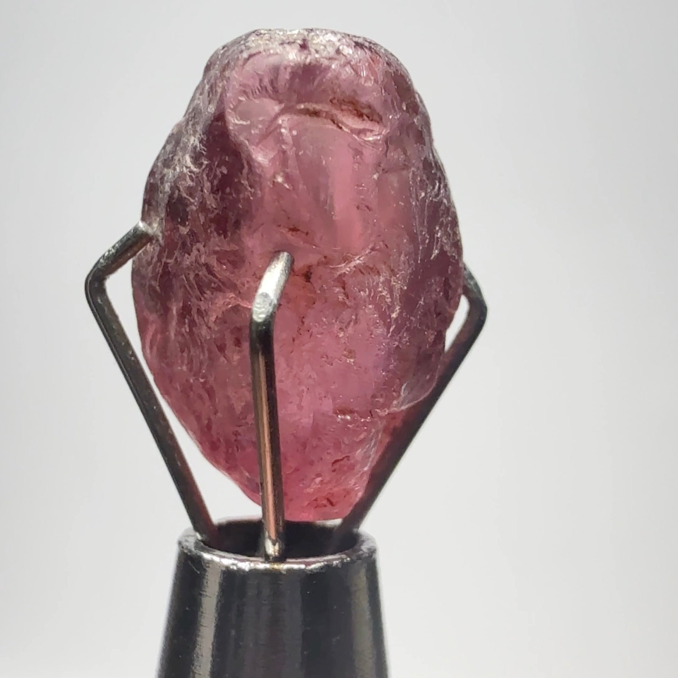 Rhodolite Garnet Colour Shifting, 4.46ct, Umba, Tanzania, Untreated Untreated. Si