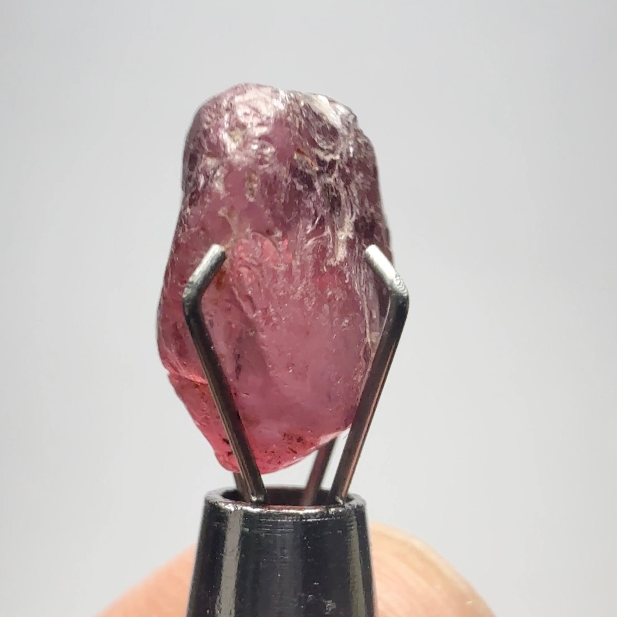 Rhodolite Garnet Colour Shifting, 4.46ct, Umba, Tanzania, Untreated Untreated. Si