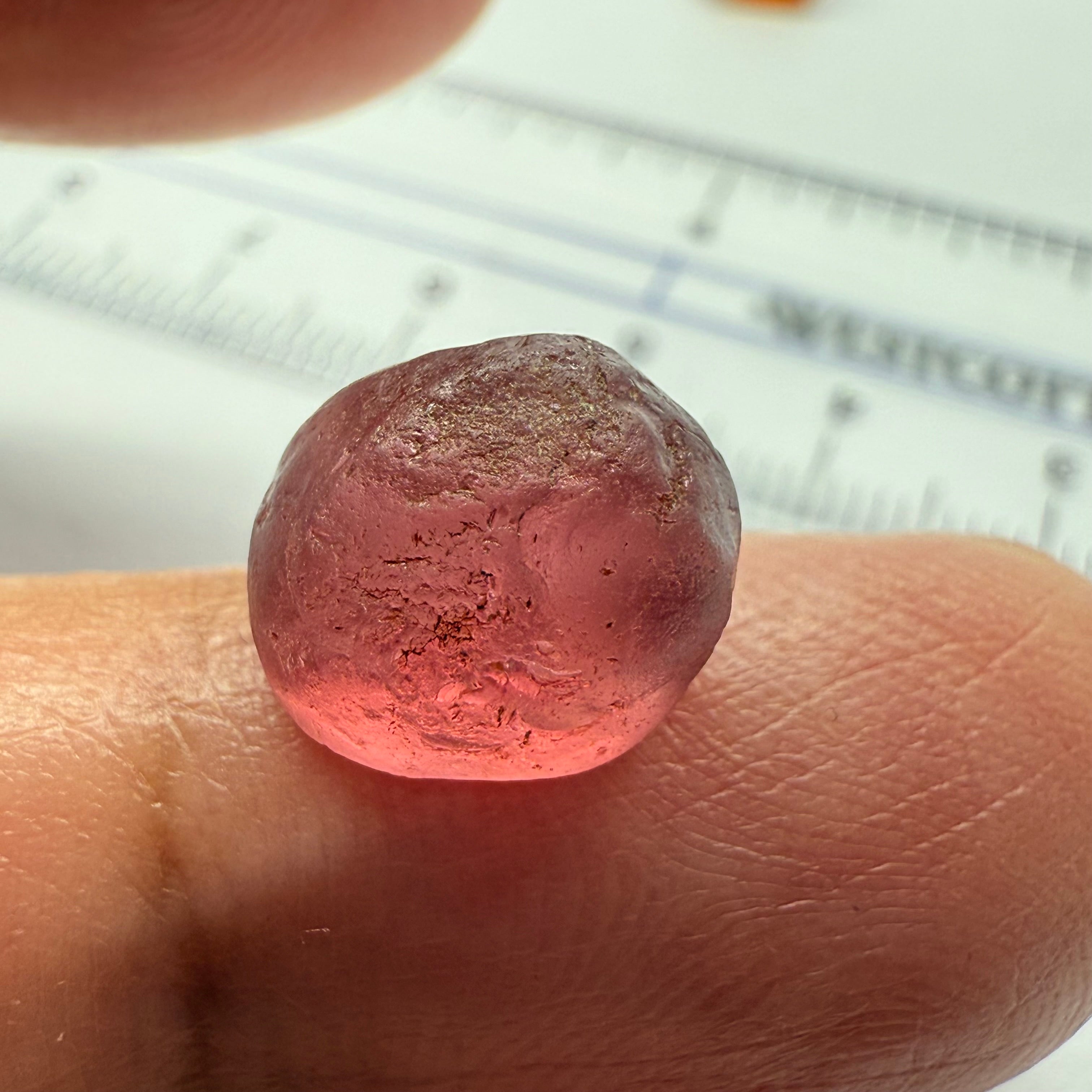 Champagne Garnet, 6.79ct, Lindi, Tanzania, Untreated Unheated, beautiful stone, vvs-if with very very slight silk