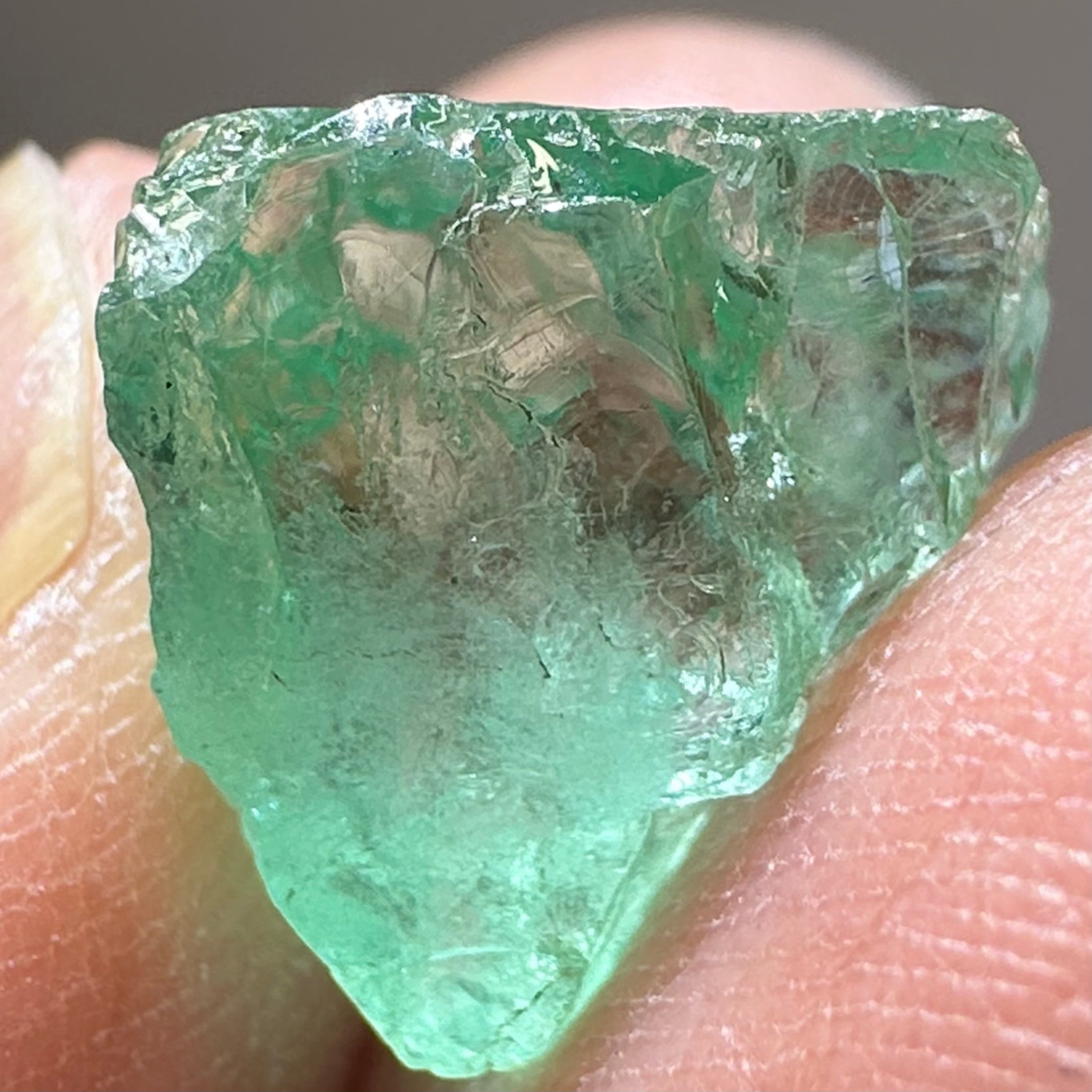 Emerald, 6.51ct, Tanzania, Untreated Unheated, No Oil, clean, no cracks just slight silk, see pictures