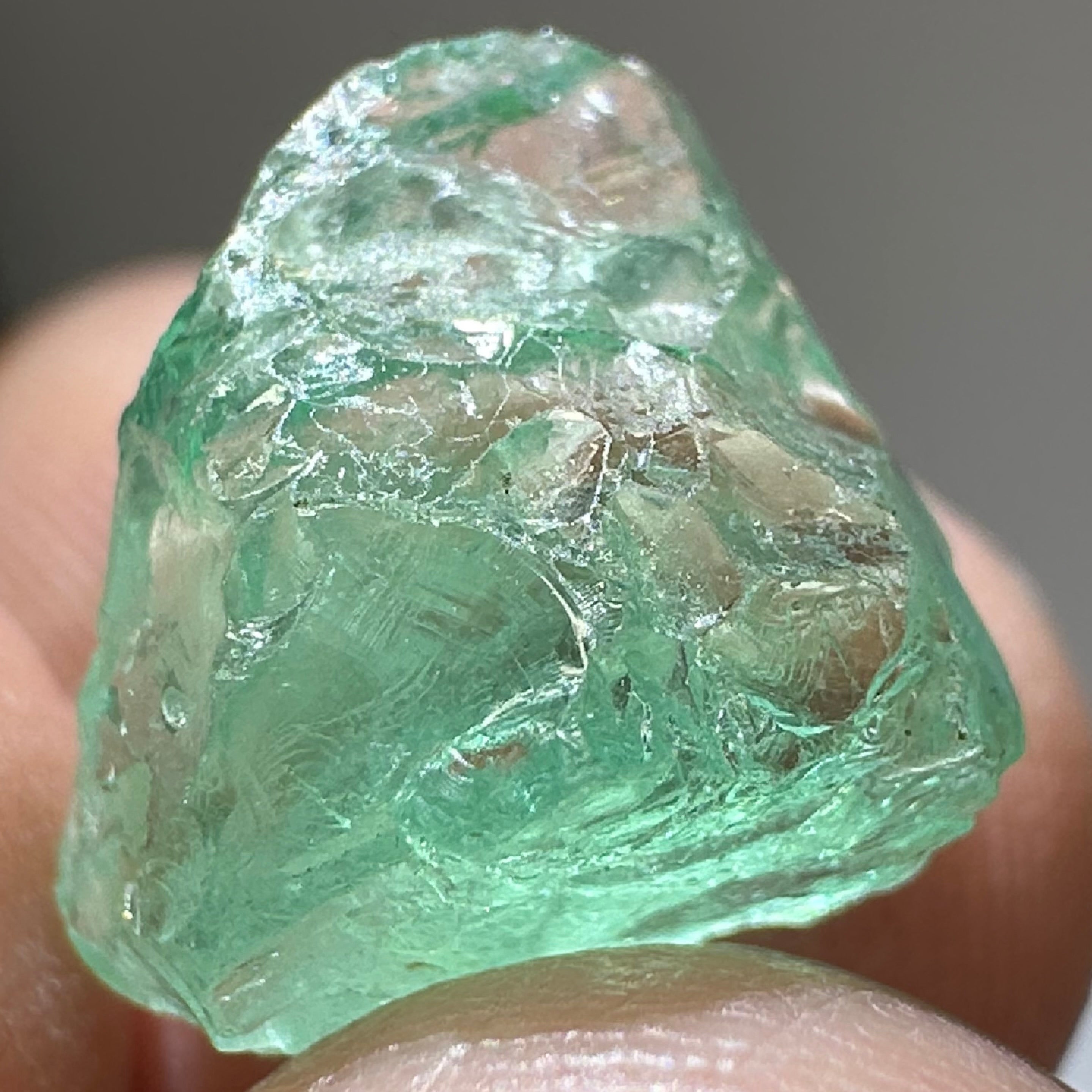 Emerald, 6.51ct, Tanzania, Untreated Unheated, No Oil, clean, no cracks just slight silk, see pictures