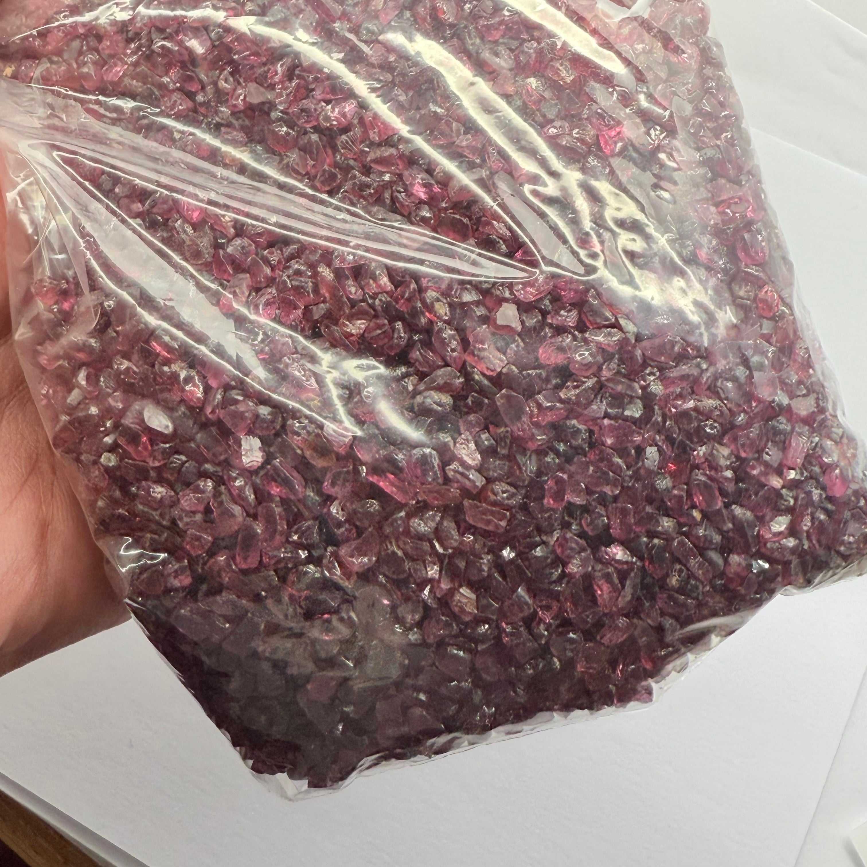 Kangala Garnet Lot, small sizes, 1017gm / 5085ct, Kangala mines, Tanzania, Untreated Unheated, very small sizes, good for cutting melee, paintings, fish tank, av size: 0.62ct, see videos in different lights, very high gloss material and cobbed by miners