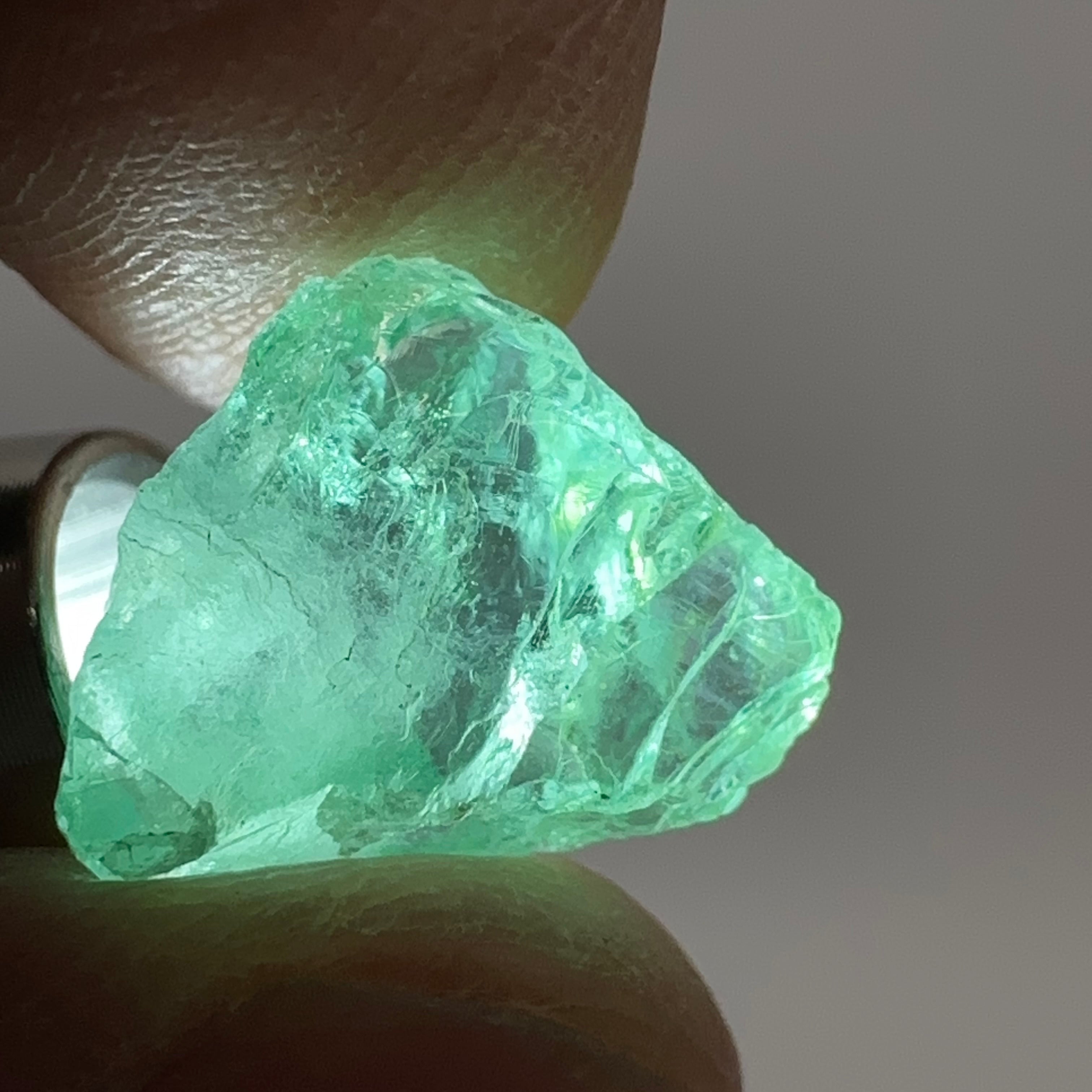 Emerald, 6.51ct, Tanzania, Untreated Unheated, No Oil, clean, no cracks just slight silk, see pictures