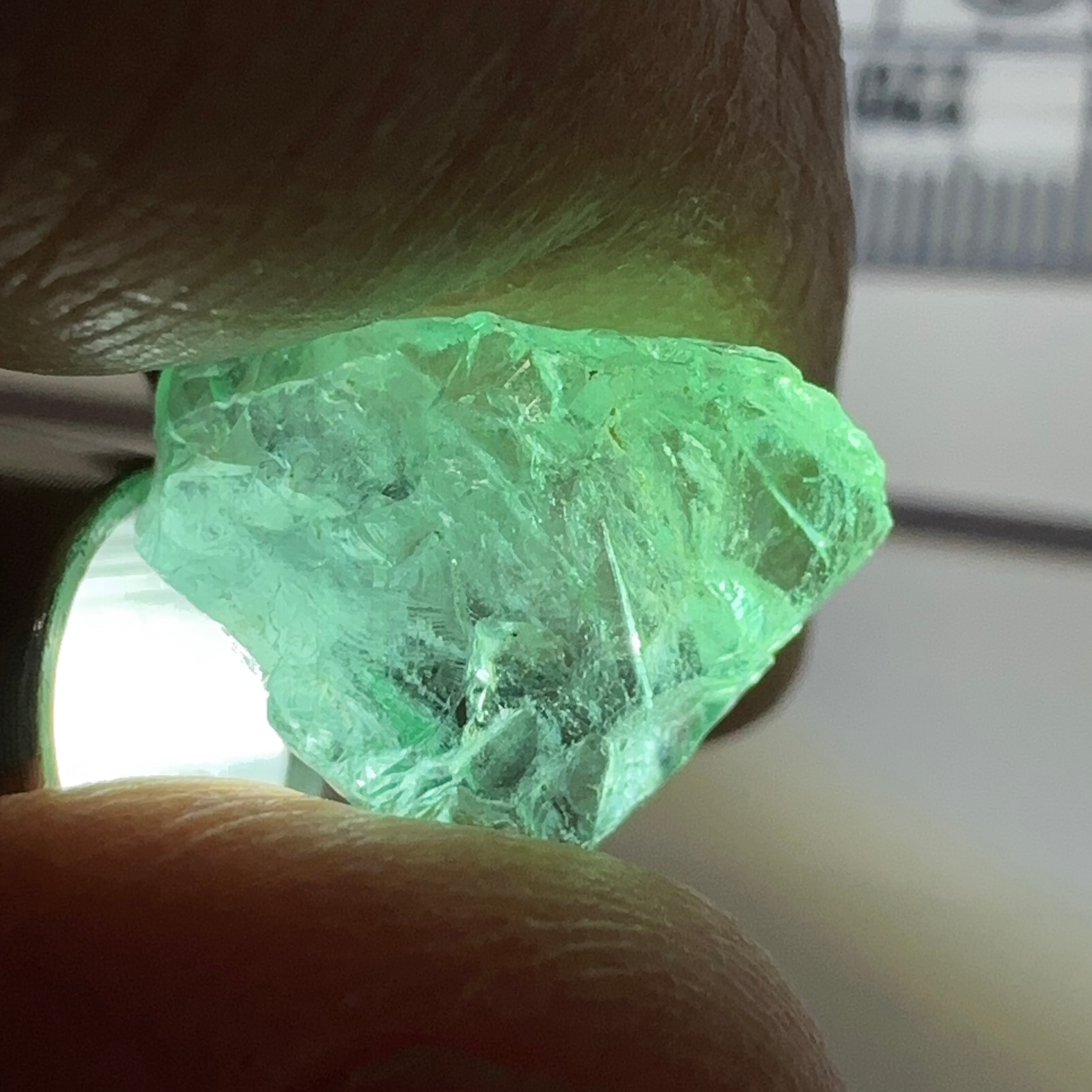 Emerald, 6.51ct, Tanzania, Untreated Unheated, No Oil, clean, no cracks just slight silk, see pictures