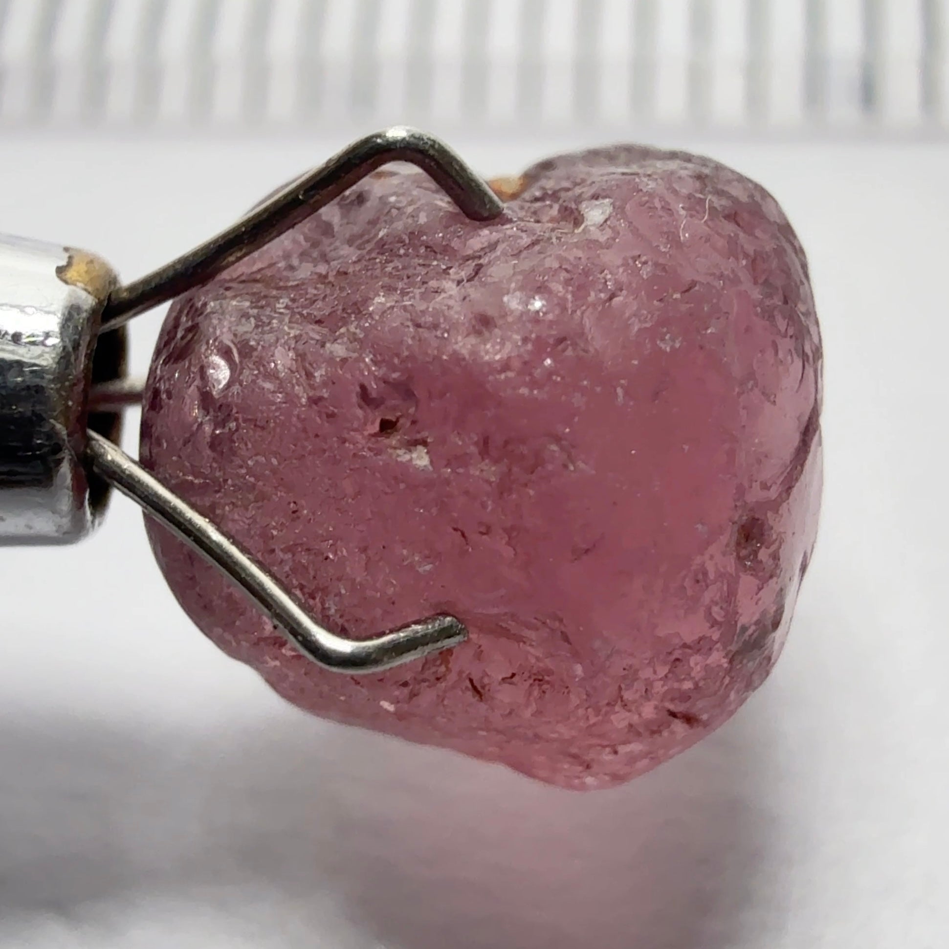 Rhodolite Garnet Colour Shifting, 3.94ct, Umba, Tanzania, Untreated Untreated. vvs