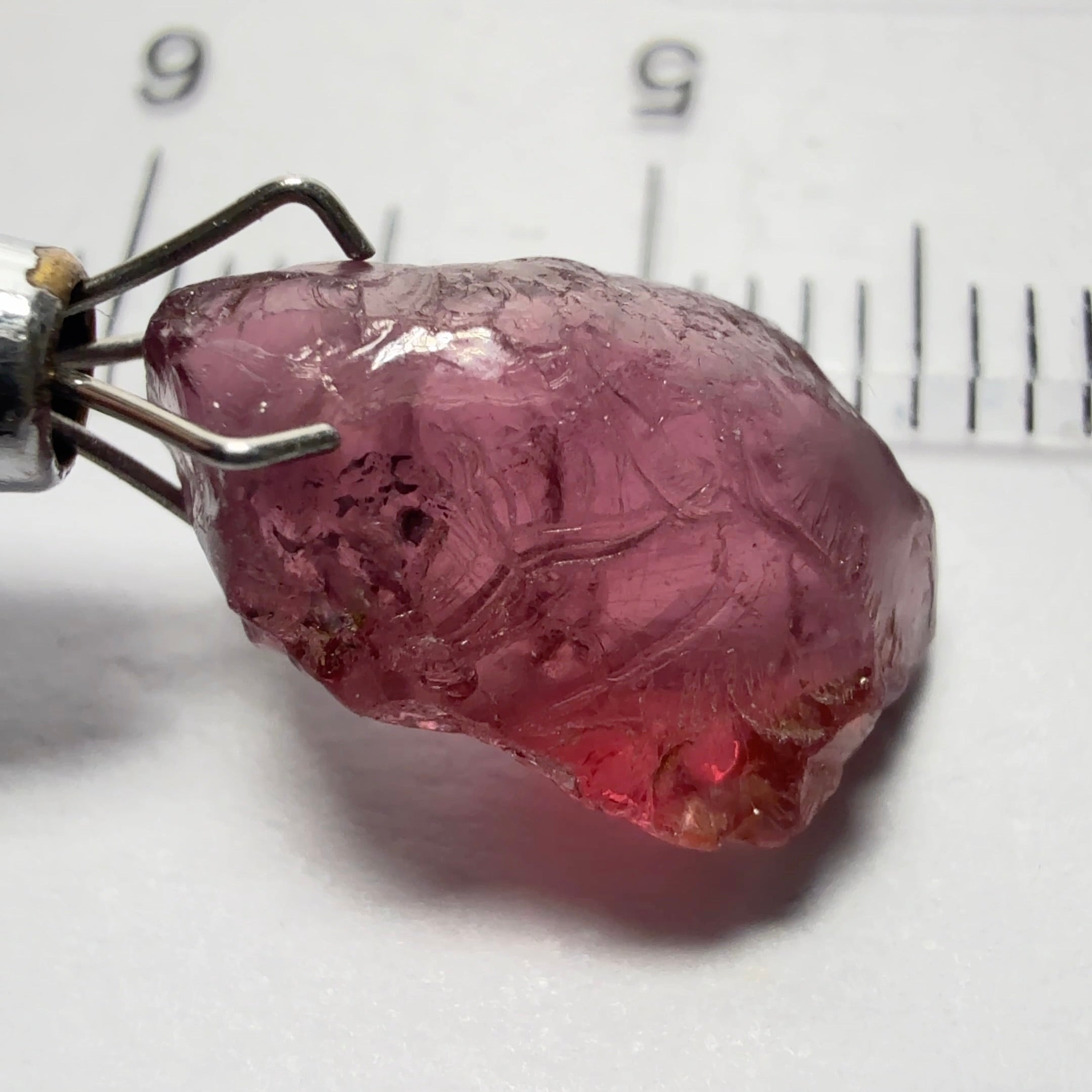 Rhodolite Garnet Colour Shifting, 5.74ct, Umba, Tanzania, Untreated Untreated. Slight issues on the outside, will come off on faceting, rest vvs