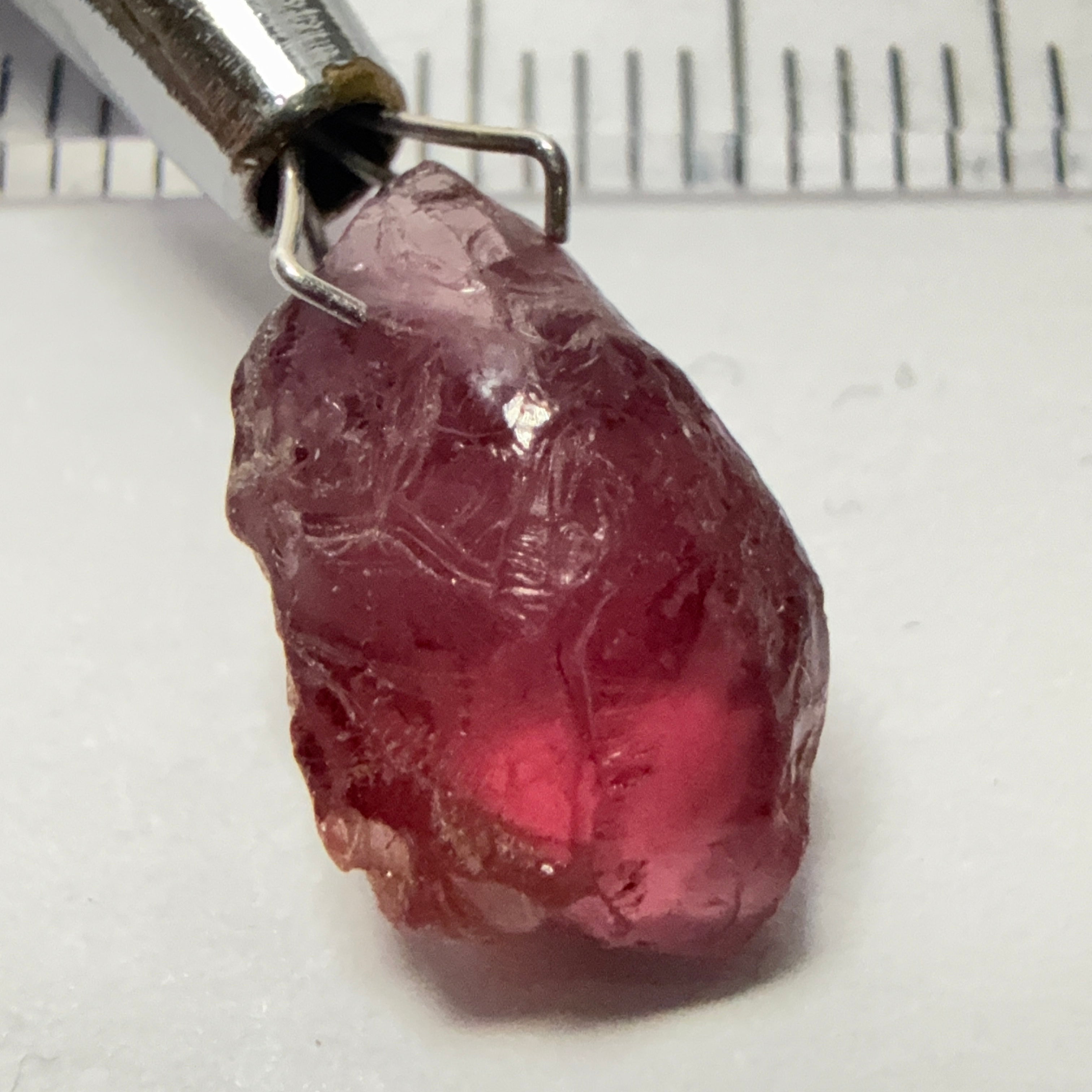 Rhodolite Garnet Colour Shifting, 5.74ct, Umba, Tanzania, Untreated Untreated. Slight issues on the outside, will come off on faceting, rest vvs