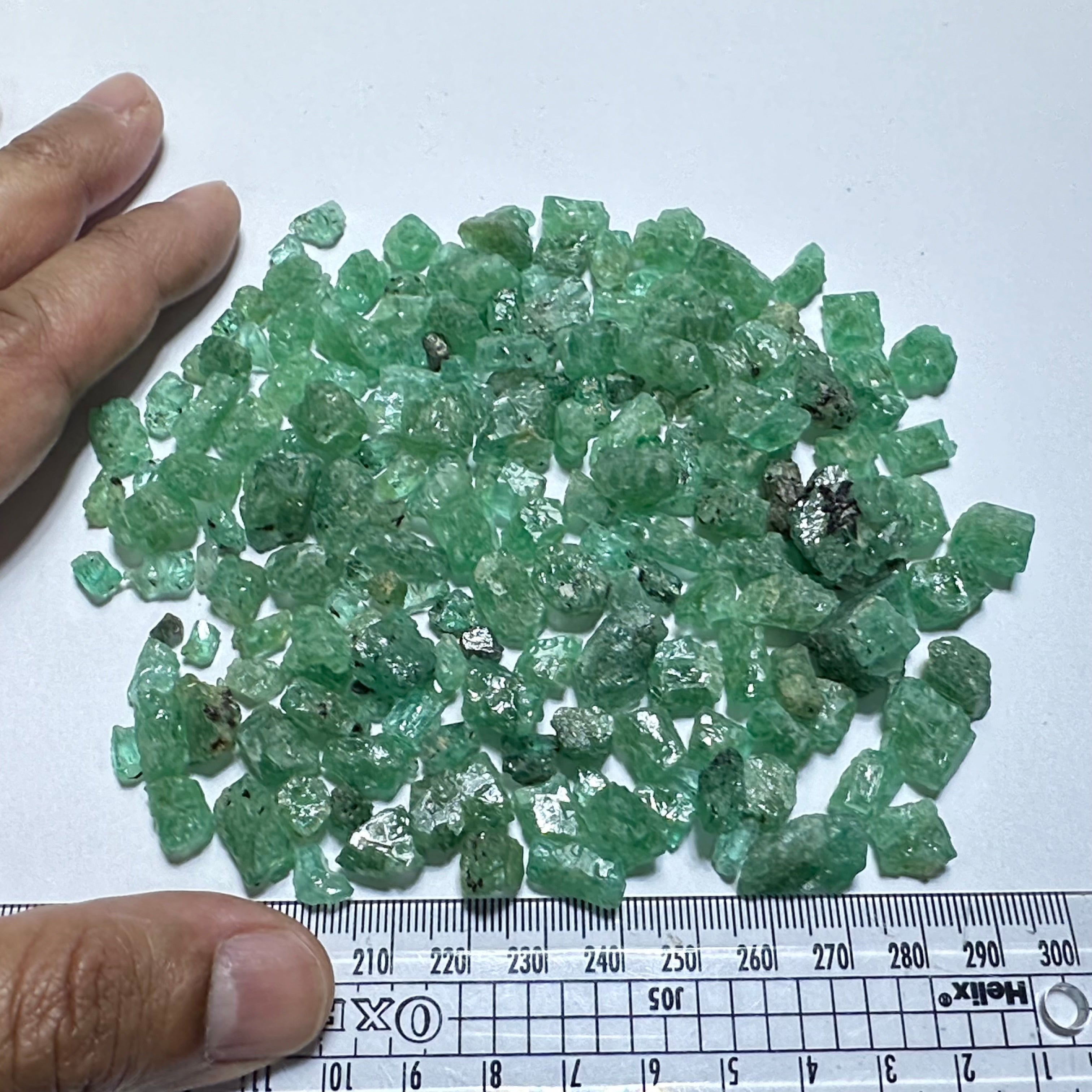 Emeralds Crystal Lot , wholesale deal, 136.70gm lot, Manyara, Tanzania