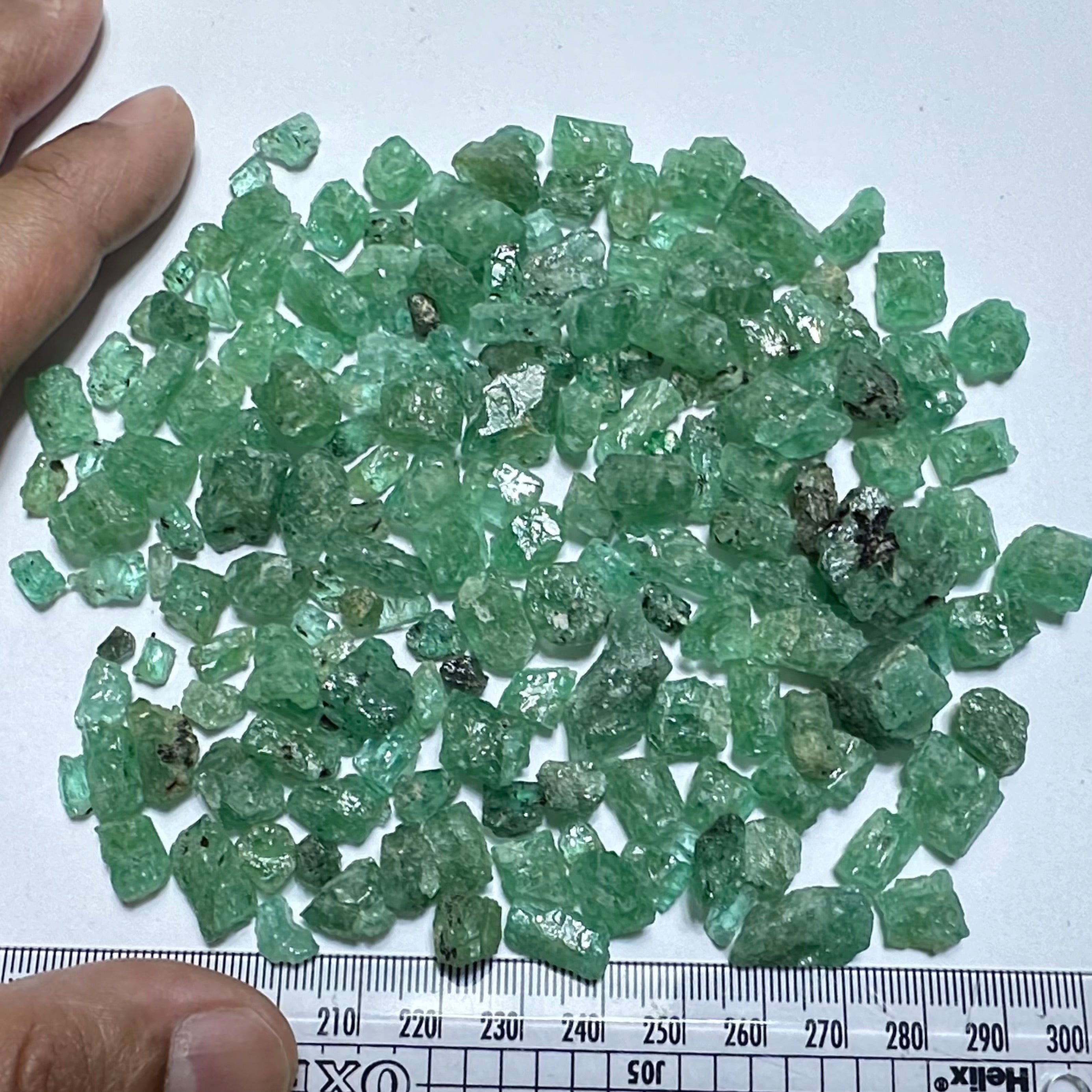 Emeralds Crystal Lot , wholesale deal, 136.70gm lot, Manyara, Tanzania