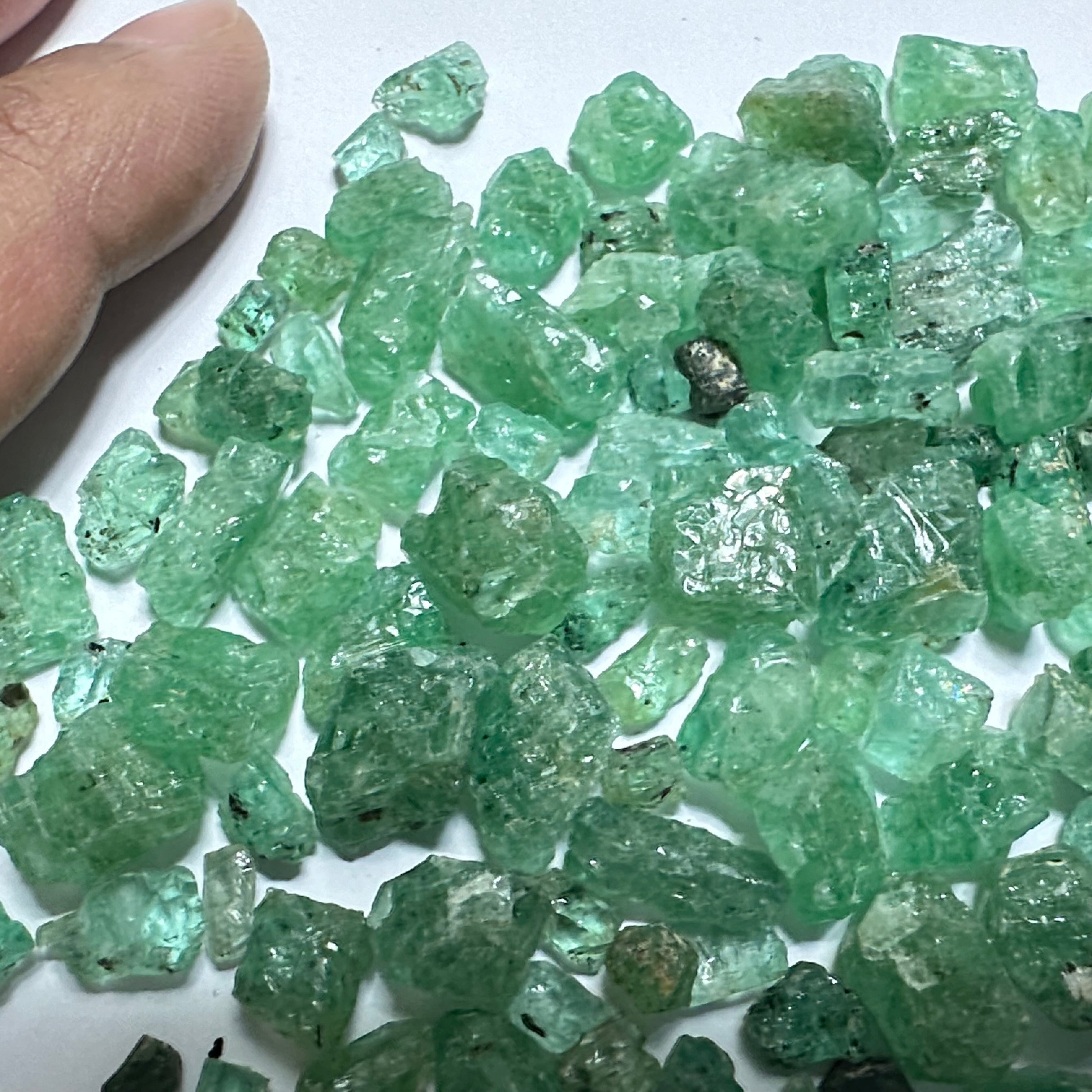 Emeralds Crystal Lot , wholesale deal, 136.70gm lot, Manyara, Tanzania