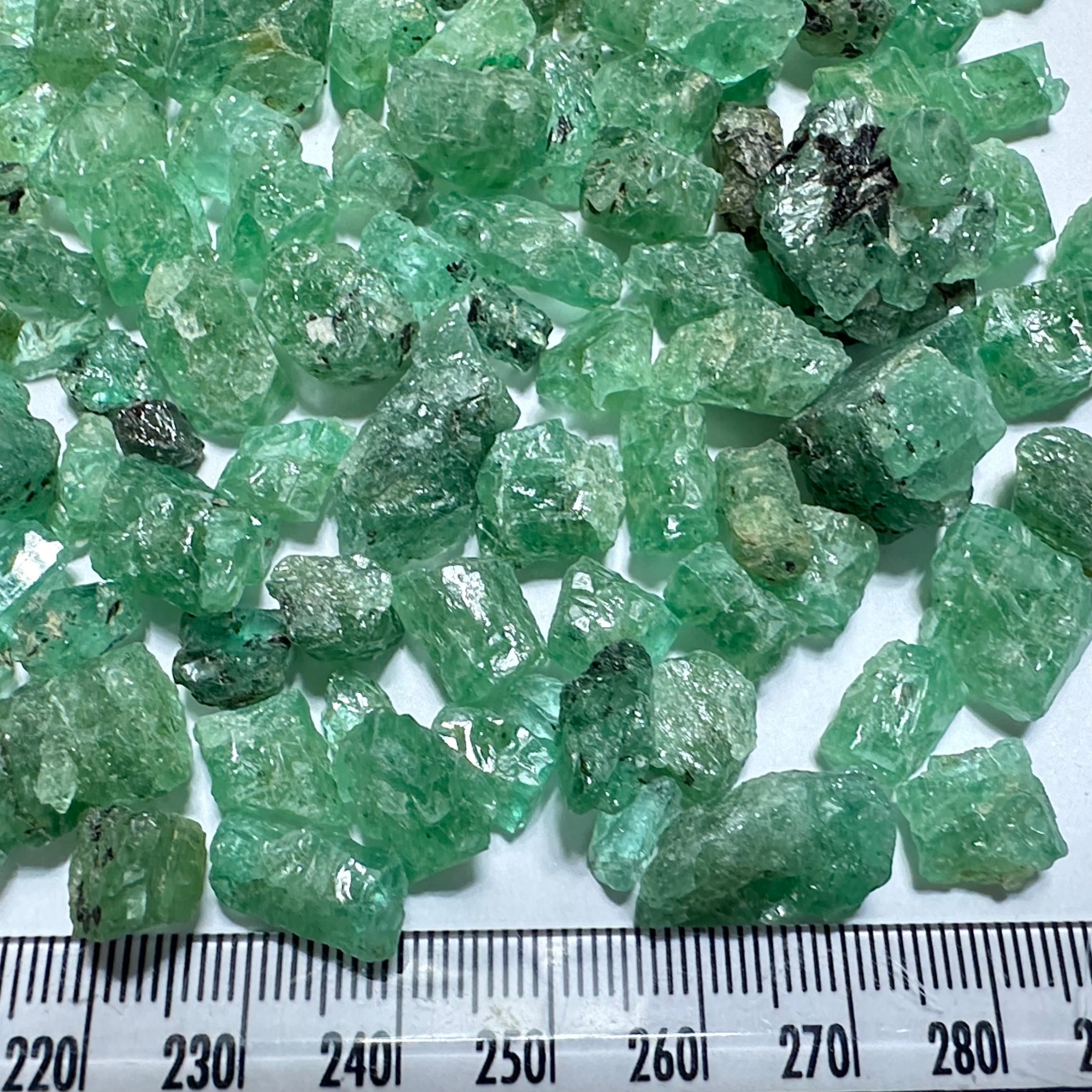 Emeralds Crystal Lot , wholesale deal, 136.70gm lot, Manyara, Tanzania