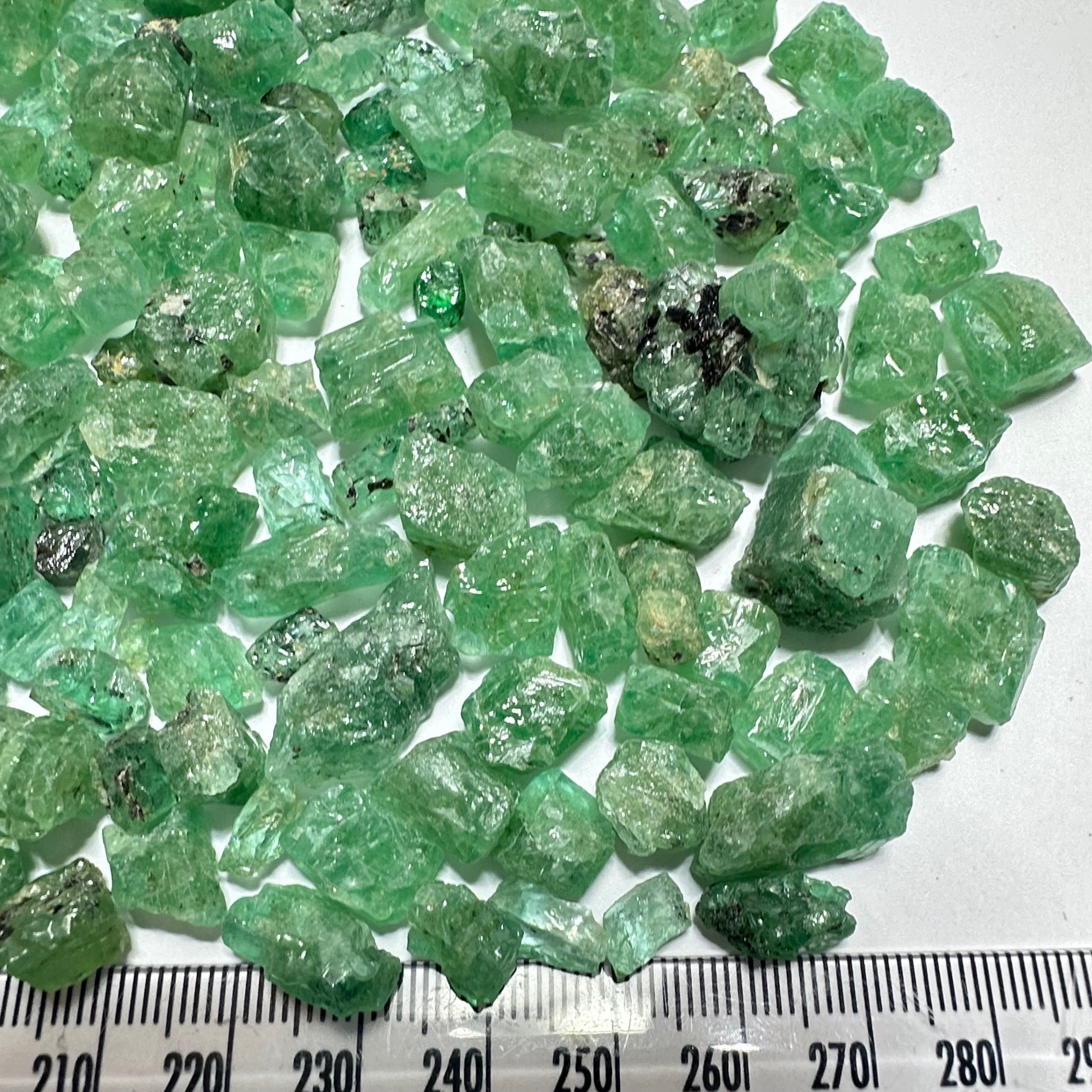 Emeralds Crystal Lot , wholesale deal, 136.70gm lot, Manyara, Tanzania