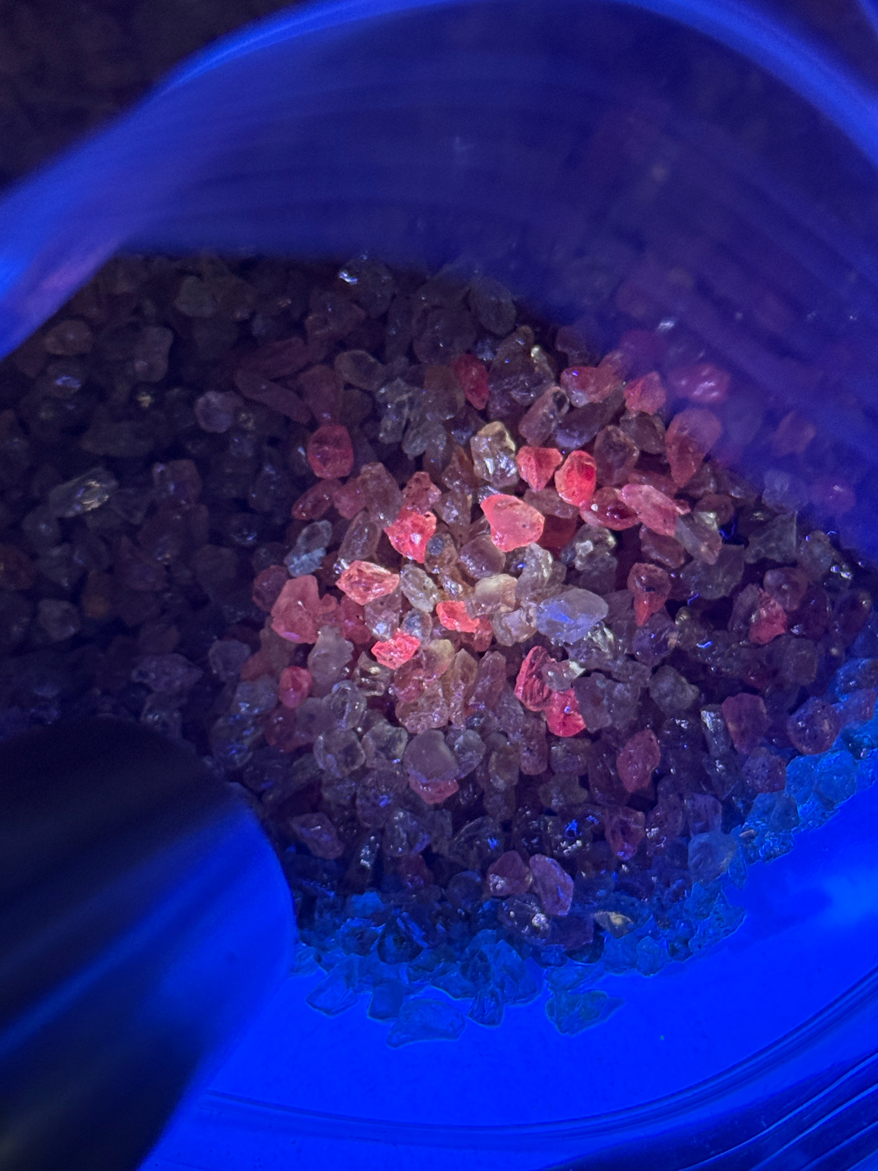 Dragon Garnet Melee Size Rough Lot, 1846gm / 9230ct, av size 0.22ct, Tanzania, price is for the lot, very small, use for melee, fish tank, artwork, anything really, almost all are fluorescent under uv, see pics and videos