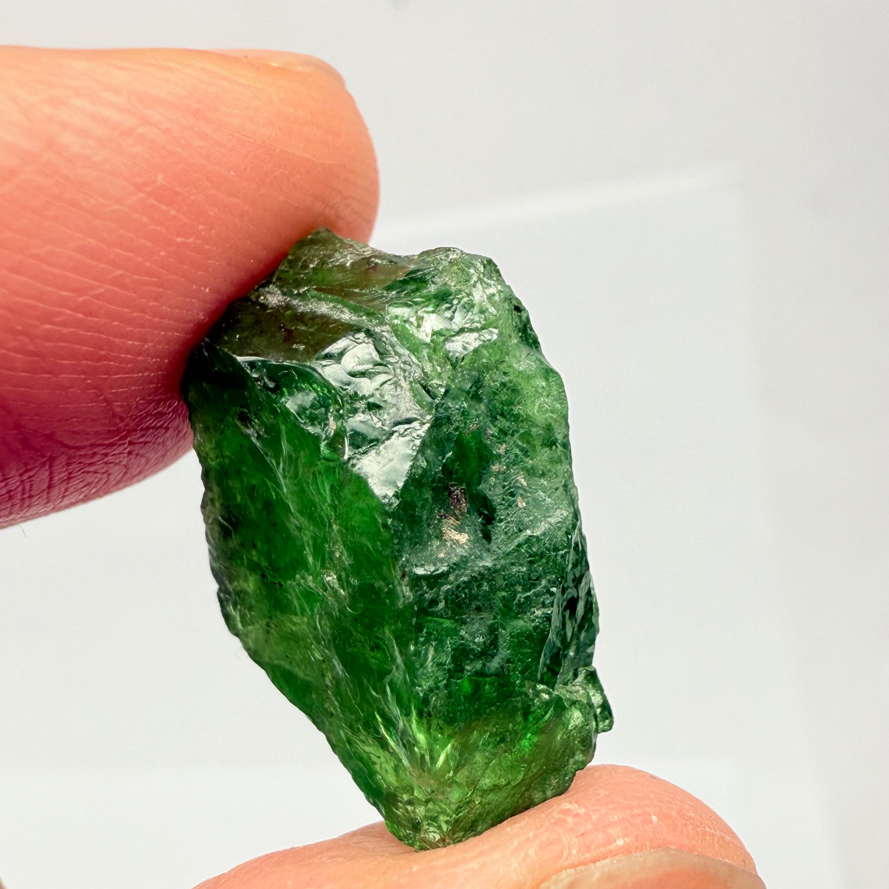 Tsavorite Garnet, 16.64ct, Tanzania, Untreated Unheated, cracks on the outside skin, full of veils, see backlit photos and videos