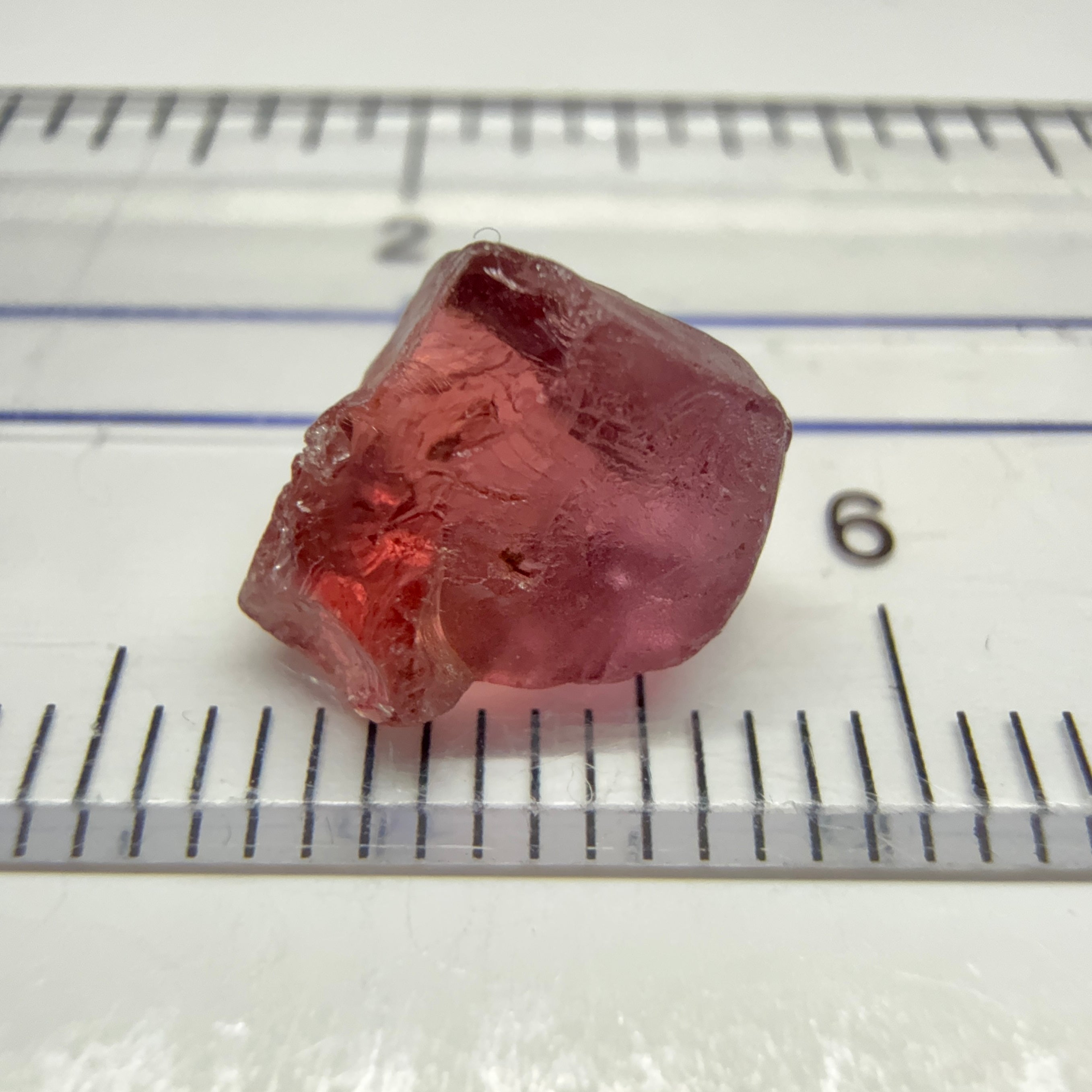 Rhodolite Garnet Colour Shifting, 4.01ct, Umba, Tanzania, Untreated Untreated. Si