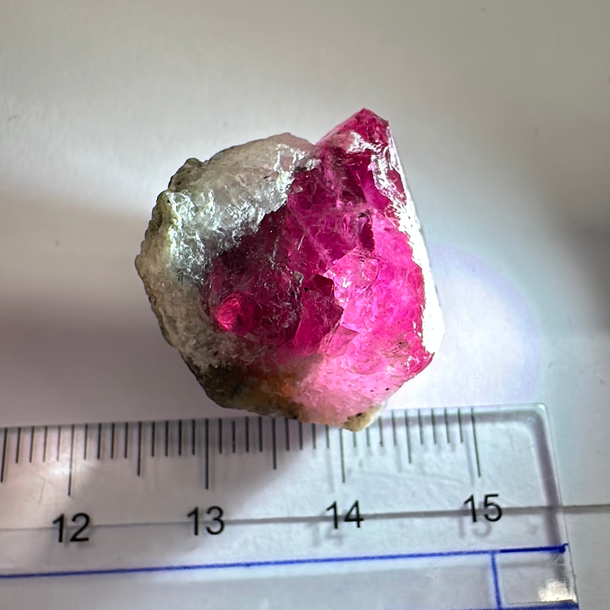 Gemmy portions 55.80ct Mahenge Spinel Crystal, Tanzania, Unheated Unheated, see the pictures with the light shined in