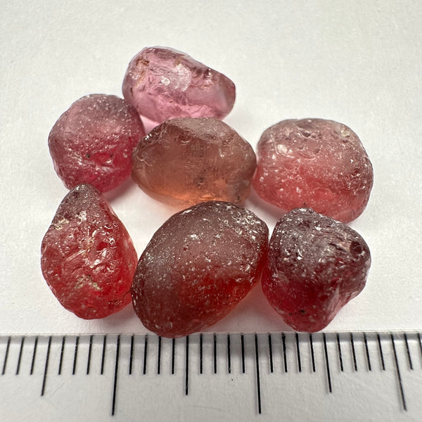 Mahenge Garnet Lot, 30.47ct, 7pcs lot, 4.35ct average. 1 pc flat shape, vs-vvs, Unheated Untreated, Tanzania