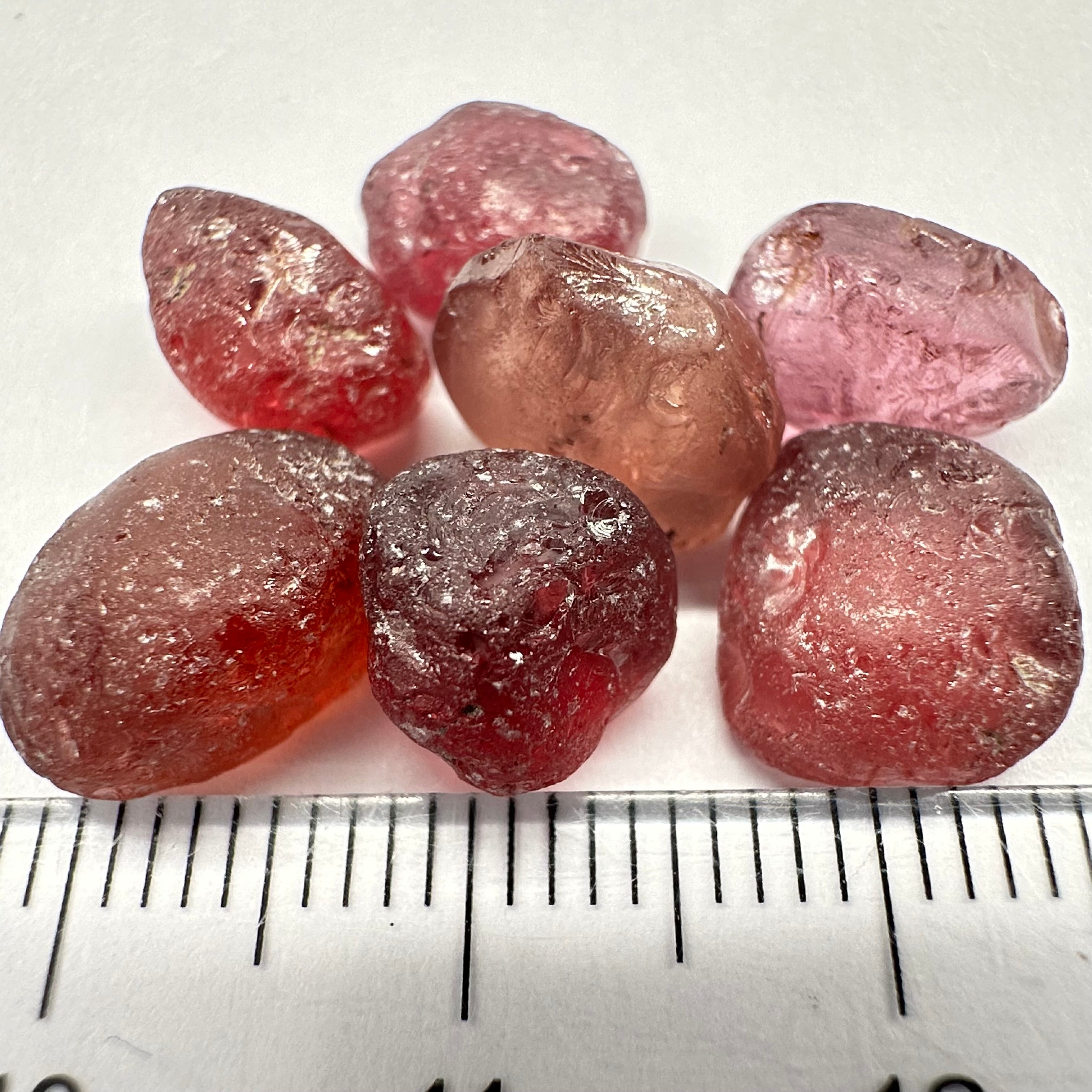 Mahenge Garnet Lot, 30.47ct, 7pcs lot, 4.35ct average. 1 pc flat shape, vs-vvs, Unheated Untreated, Tanzania