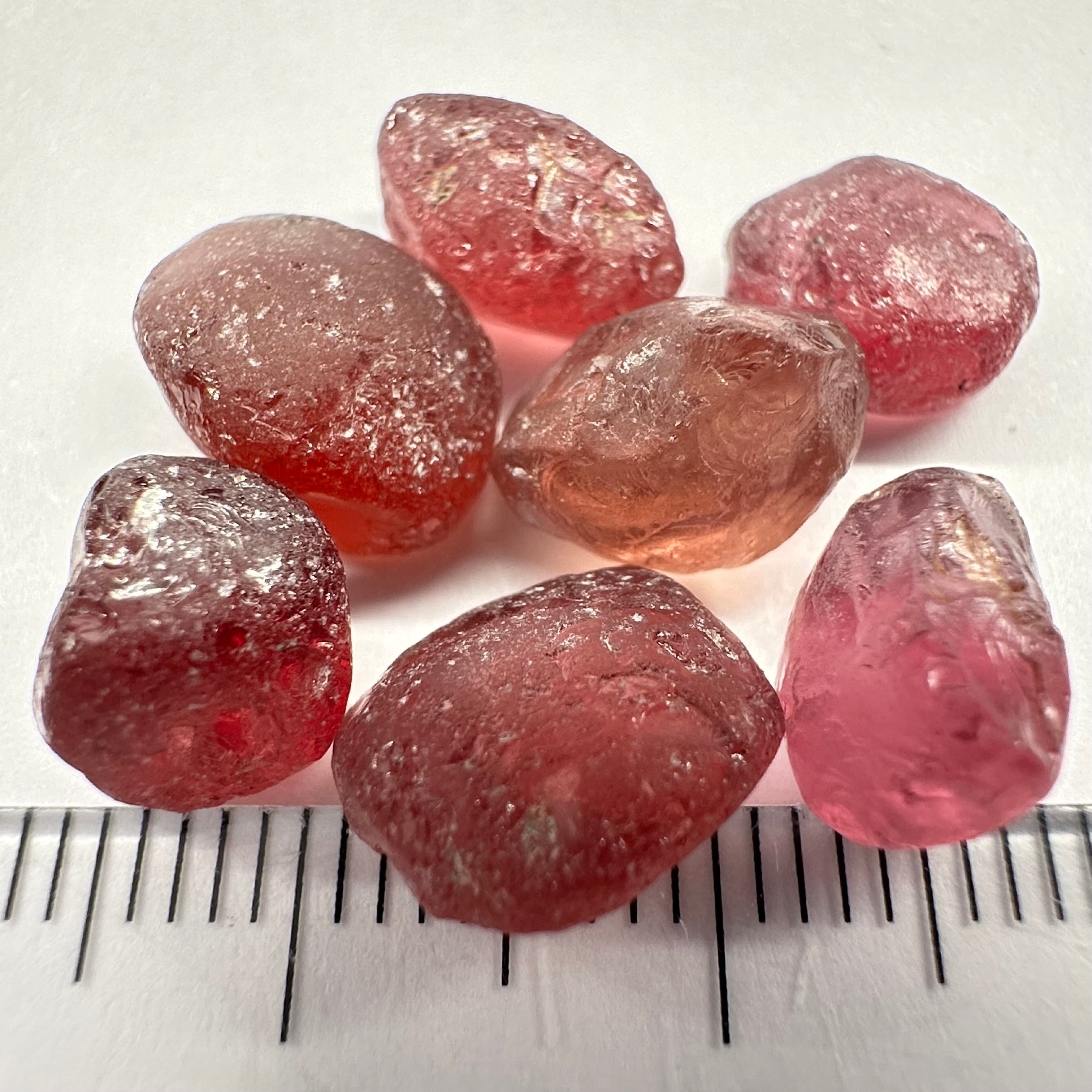 Mahenge Garnet Lot, 30.47ct, 7pcs lot, 4.35ct average. 1 pc flat shape, vs-vvs, Unheated Untreated, Tanzania