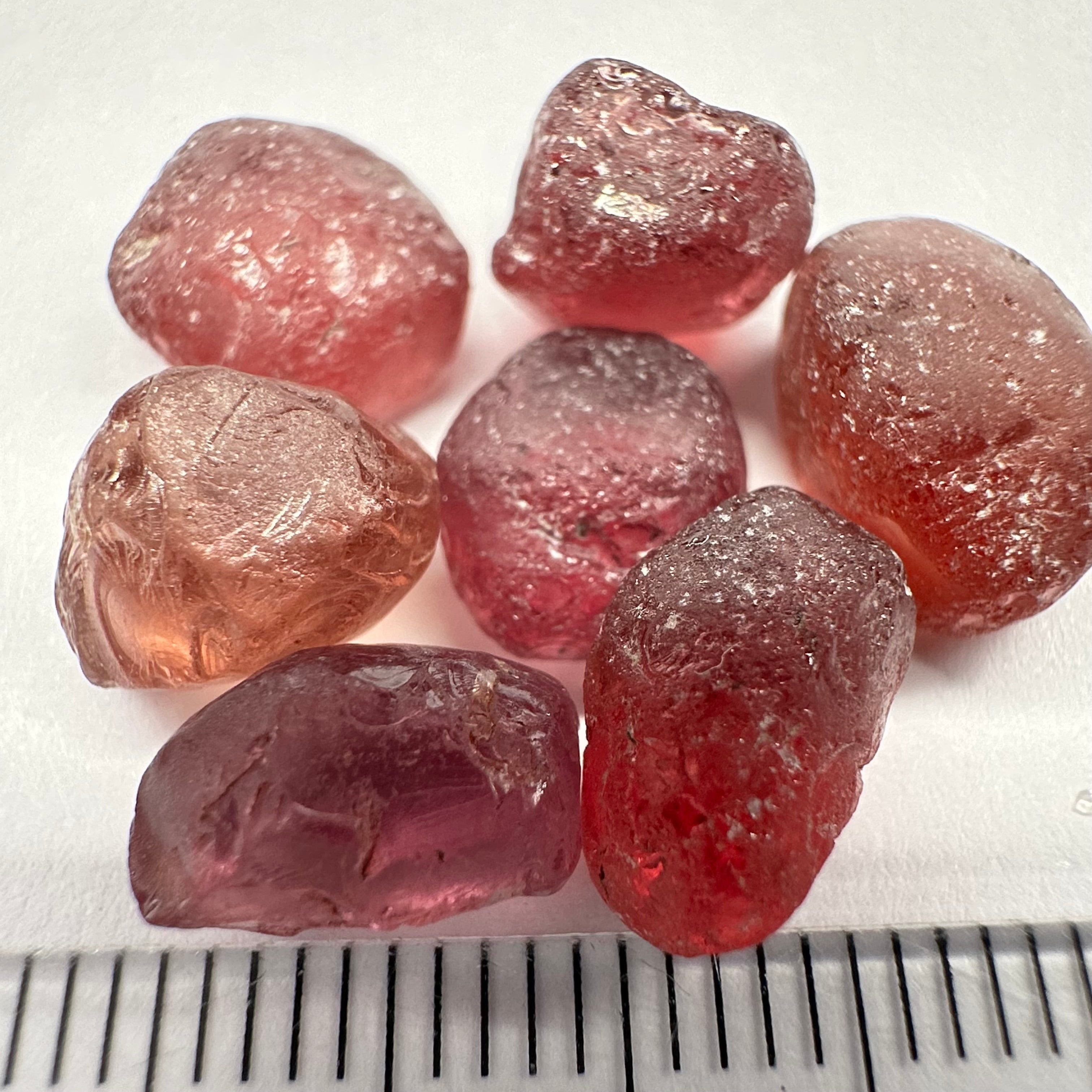 Mahenge Garnet Lot, 30.47ct, 7pcs lot, 4.35ct average. 1 pc flat shape, vs-vvs, Unheated Untreated, Tanzania