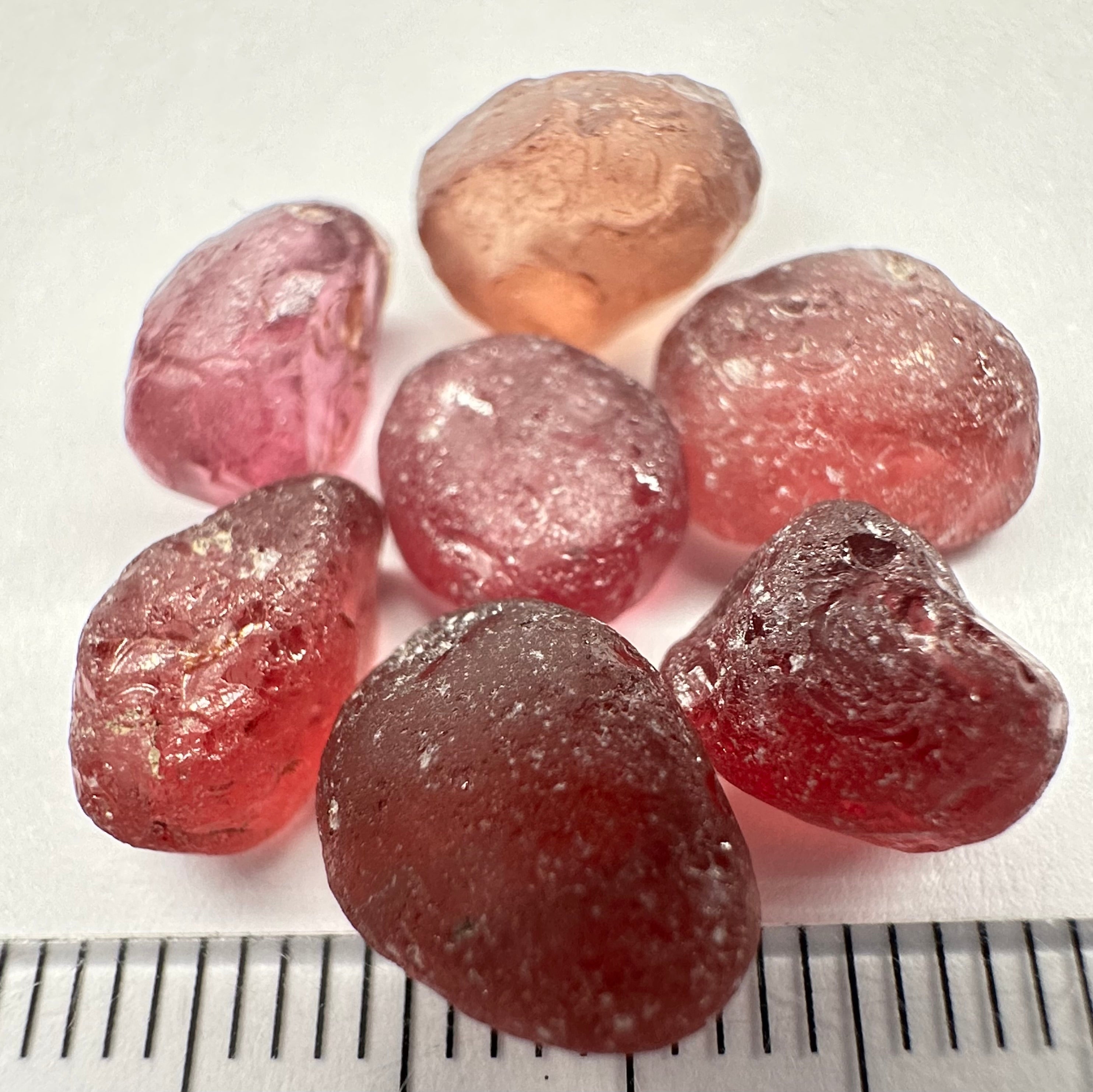 Mahenge Garnet Lot, 30.47ct, 7pcs lot, 4.35ct average. 1 pc flat shape, vs-vvs, Unheated Untreated, Tanzania