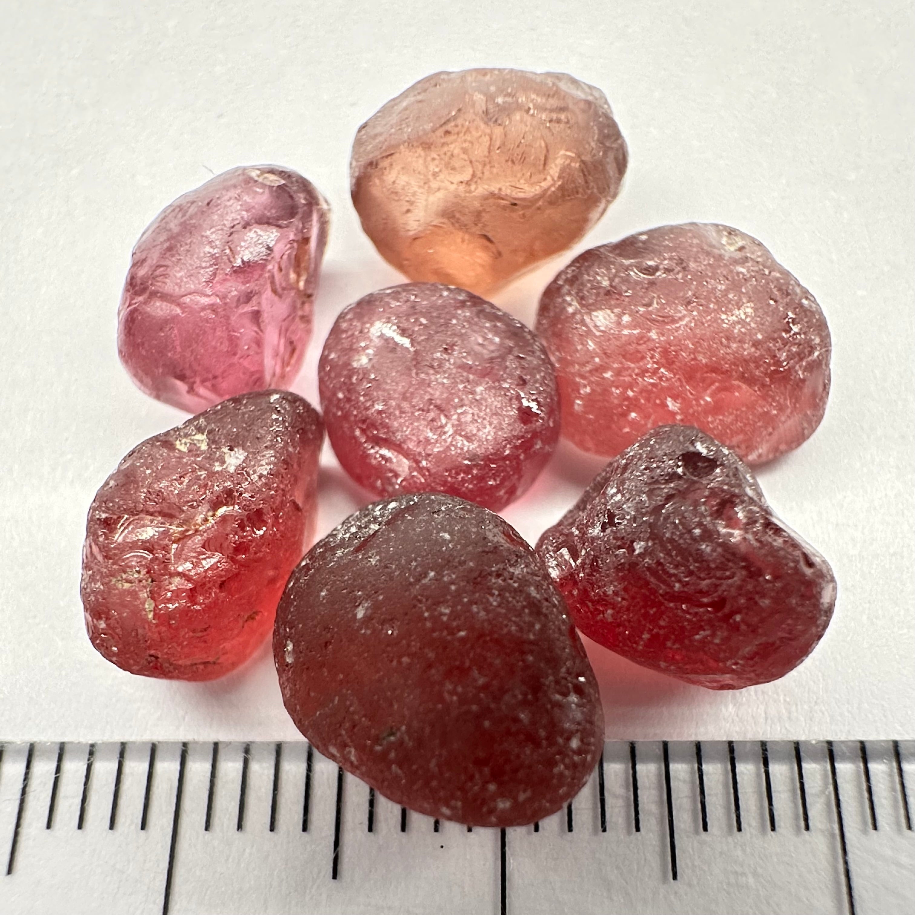 Mahenge Garnet Lot, 30.47ct, 7pcs lot, 4.35ct average. 1 pc flat shape, vs-vvs, Unheated Untreated, Tanzania