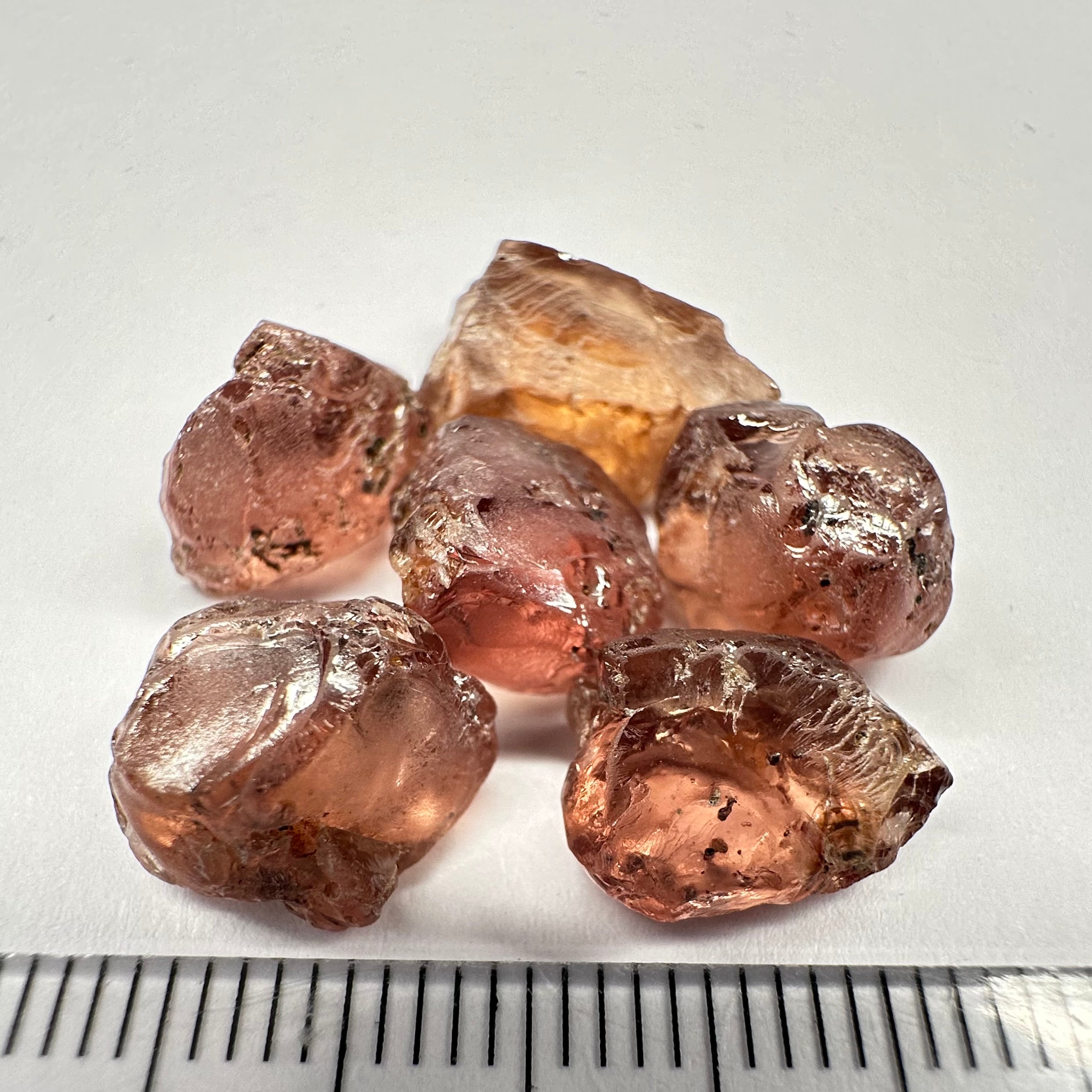 Peach Malaya Garnet Lot, 35.73ct, 6pcs lot, 5.99ct average. All stones have spots so if you don’t mind cutting with spots then this is for you. Unheated Untreated, Tanzania