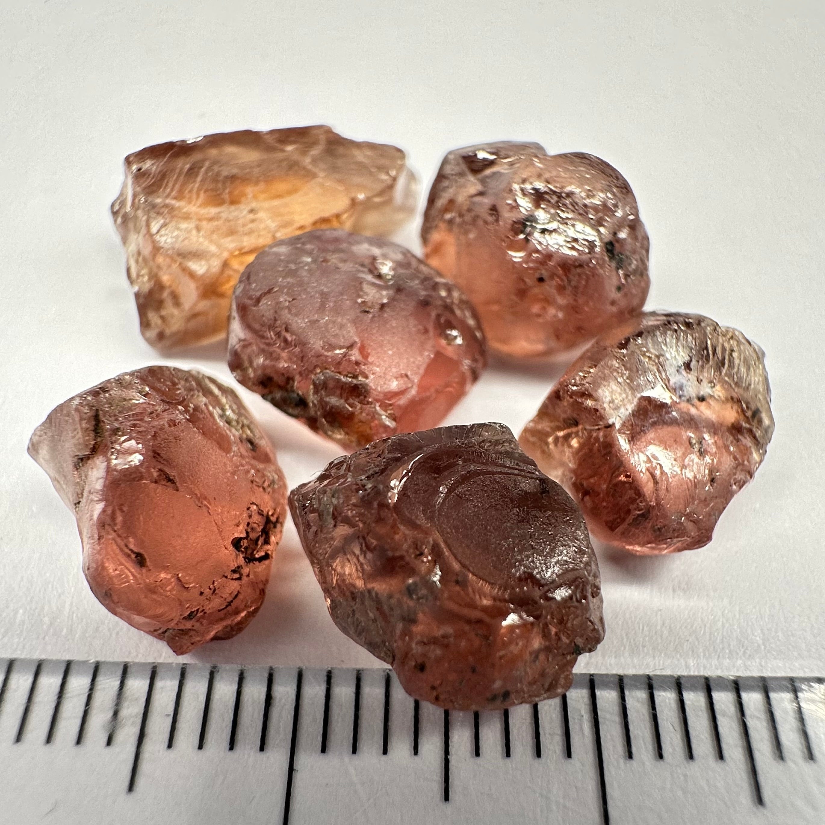 Peach Malaya Garnet Lot, 35.73ct, 6pcs lot, 5.99ct average. All stones have spots so if you don’t mind cutting with spots then this is for you. Unheated Untreated, Tanzania