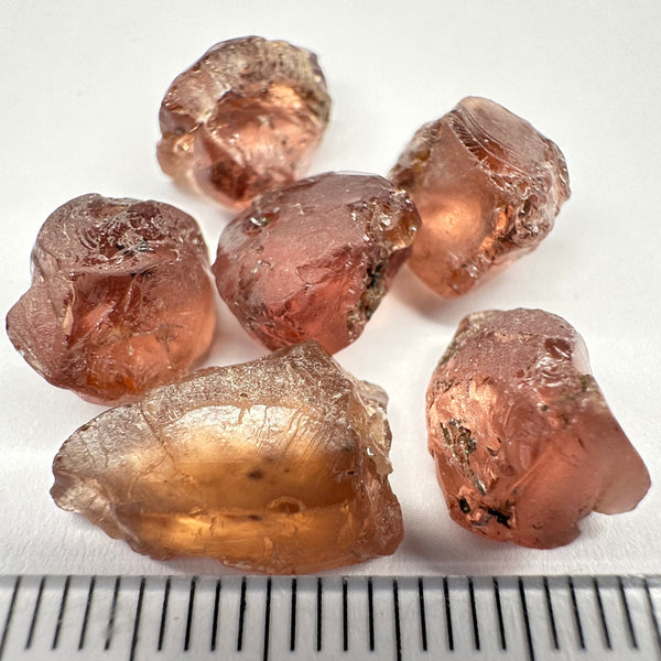 Malaya Garnet Lot, 35.73ct, 6pcs lot, 5.99ct average. All stones have spots so if you don’t mind cutting with spots then this is for you. Unheated Untreated, Tanzania