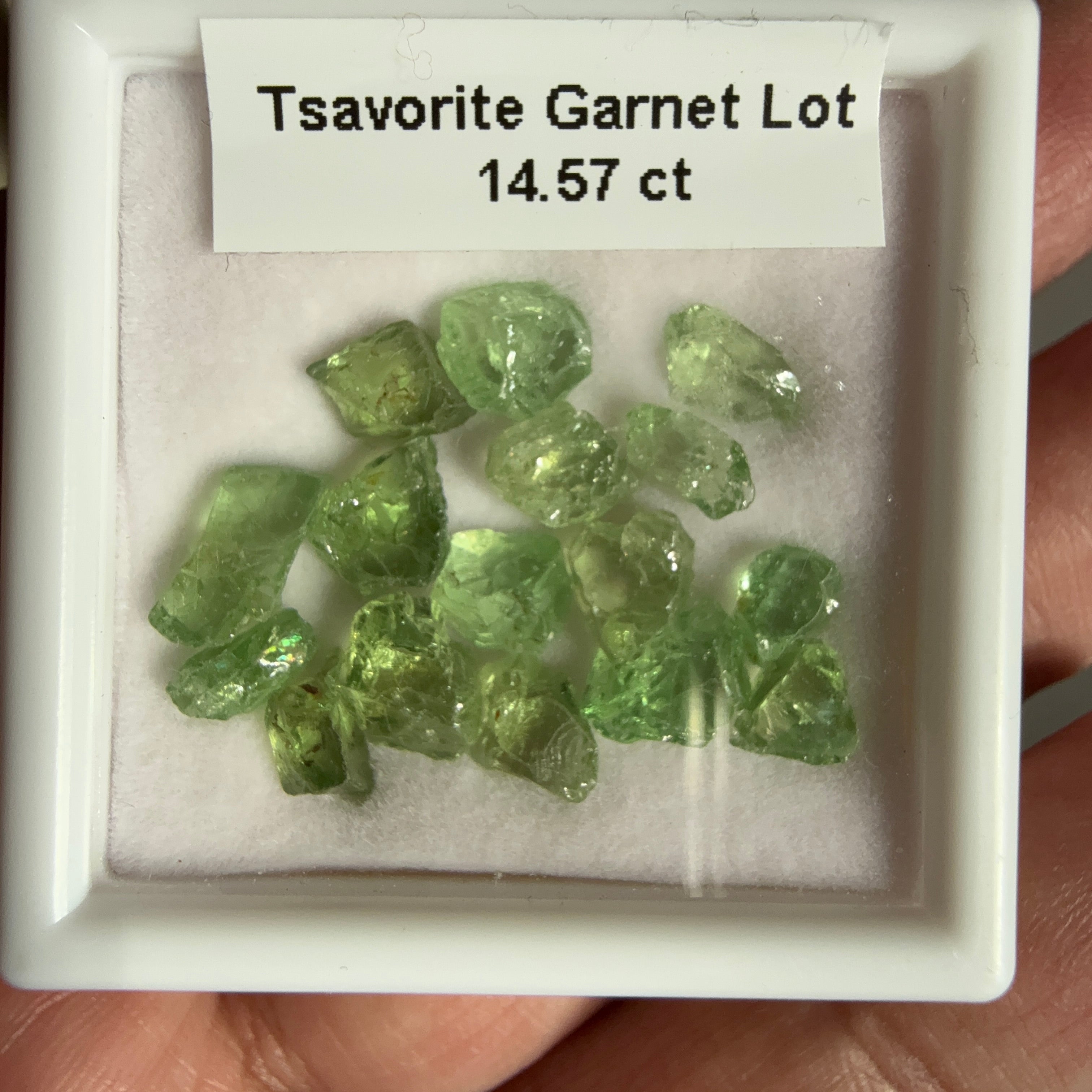 Tsavorite Rough Melee size, 14.57ct, 0.32ct - 1.39ct, Untreated, Unheated