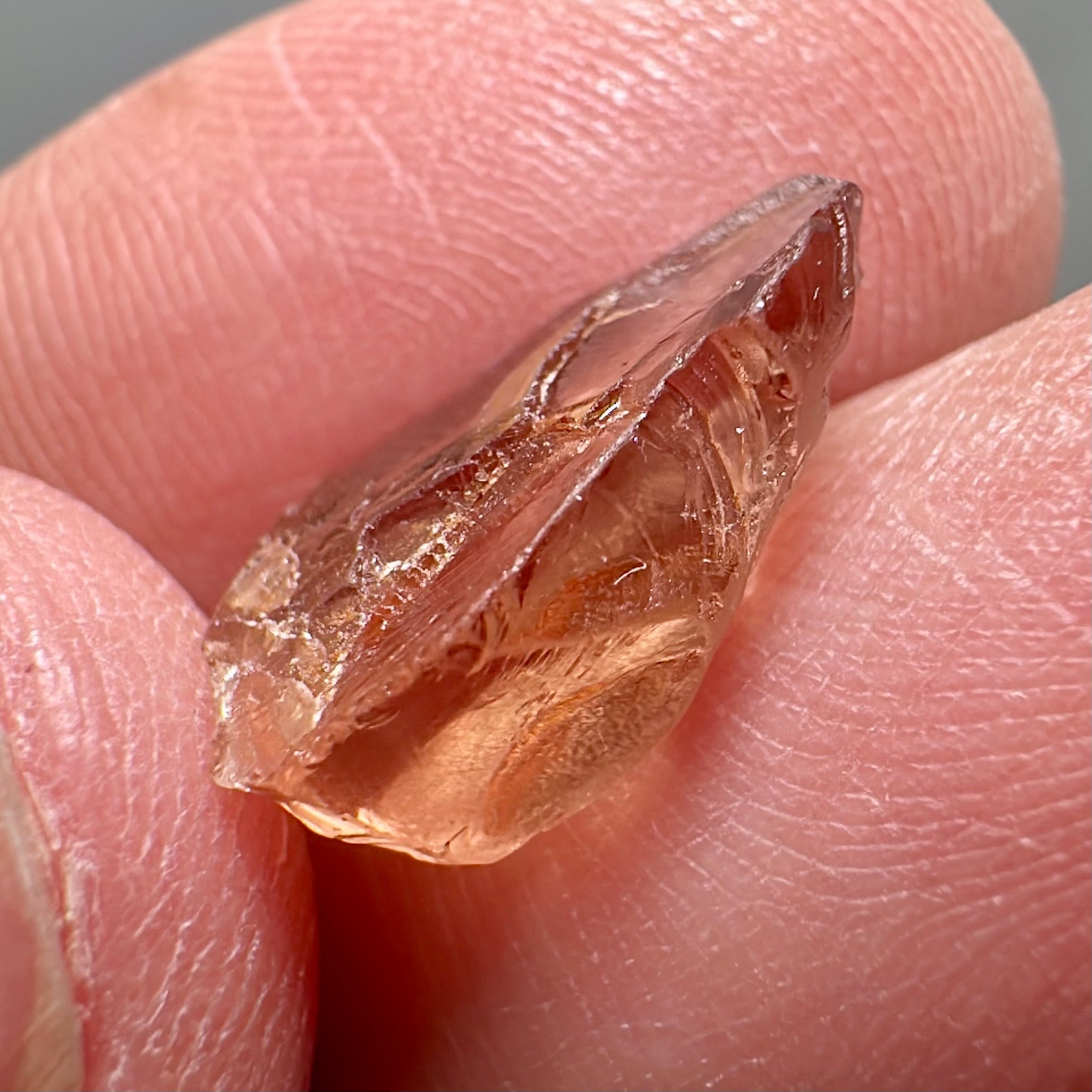 Peach Malaya Garnet, 5.84ct, vvs-if but flattish, Unheated Untreated, Umba Valley Tanzania