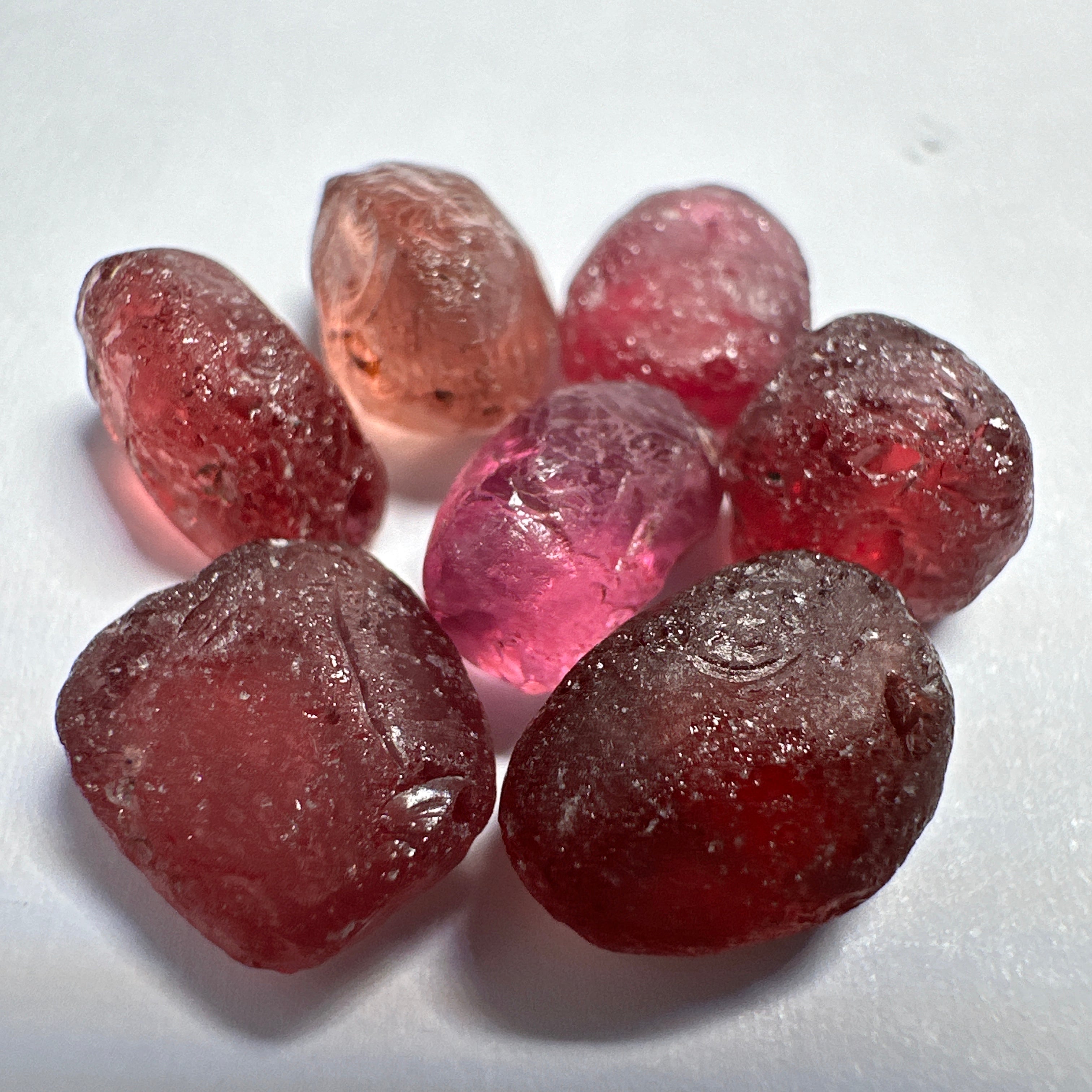 Mahenge Garnet Lot, 30.47ct, 7pcs lot, 4.35ct average. 1 pc flat shape, vs-vvs, Unheated Untreated, Tanzania