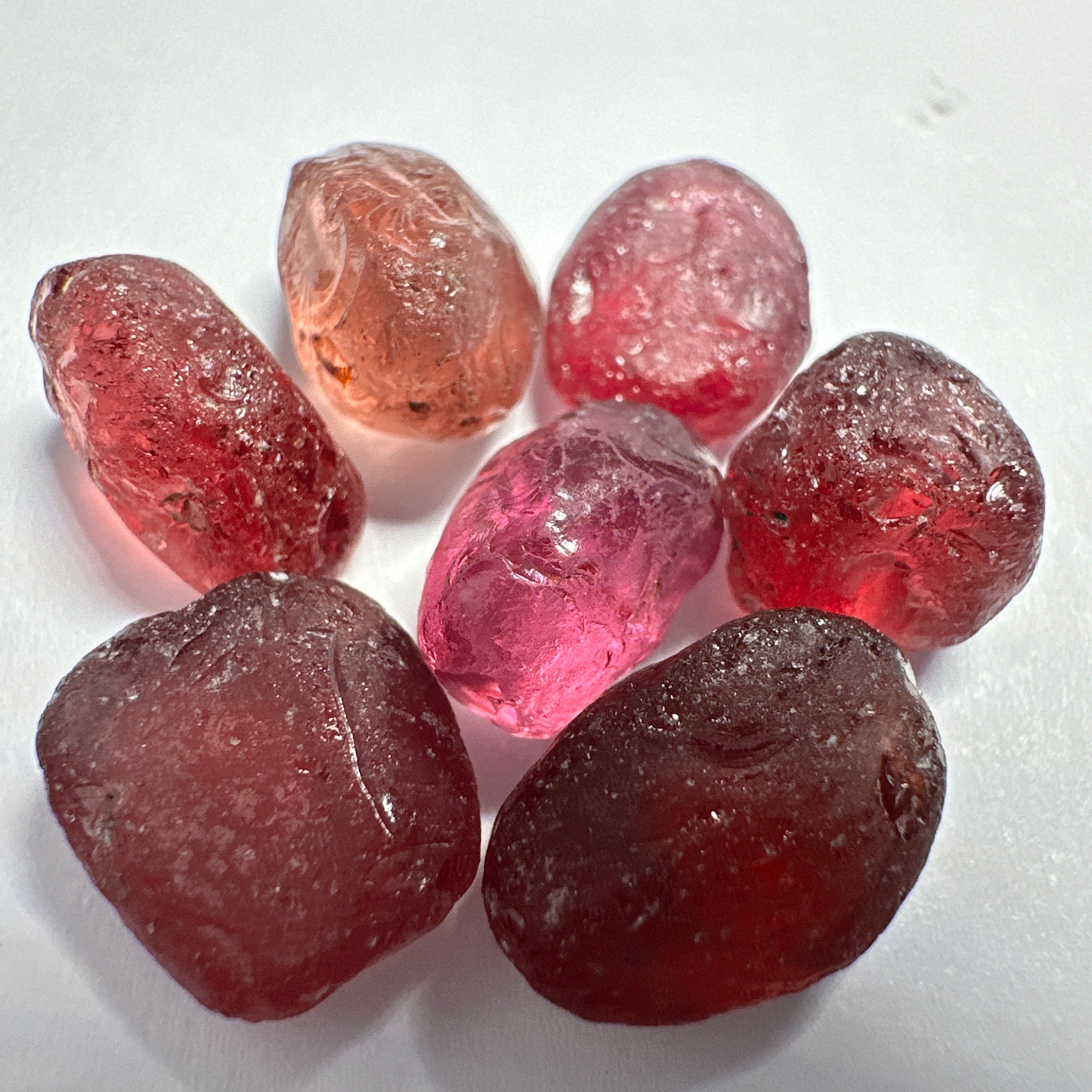 Mahenge Garnet Lot, 30.47ct, 7pcs lot, 4.35ct average. 1 pc flat shape, vs-vvs, Unheated Untreated, Tanzania