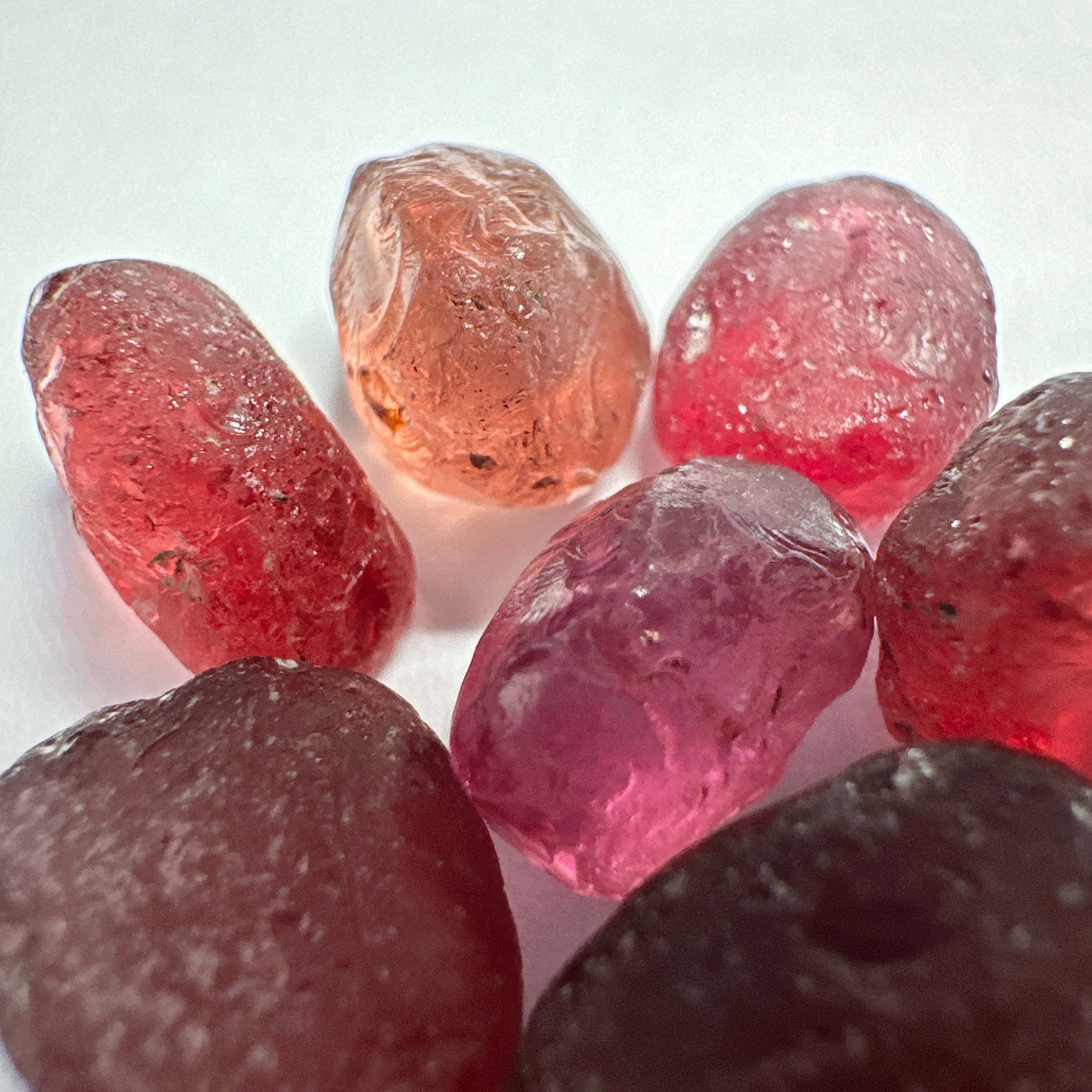 Mahenge Garnet Lot, 30.47ct, 7pcs lot, 4.35ct average. 1 pc flat shape, vs-vvs, Unheated Untreated, Tanzania